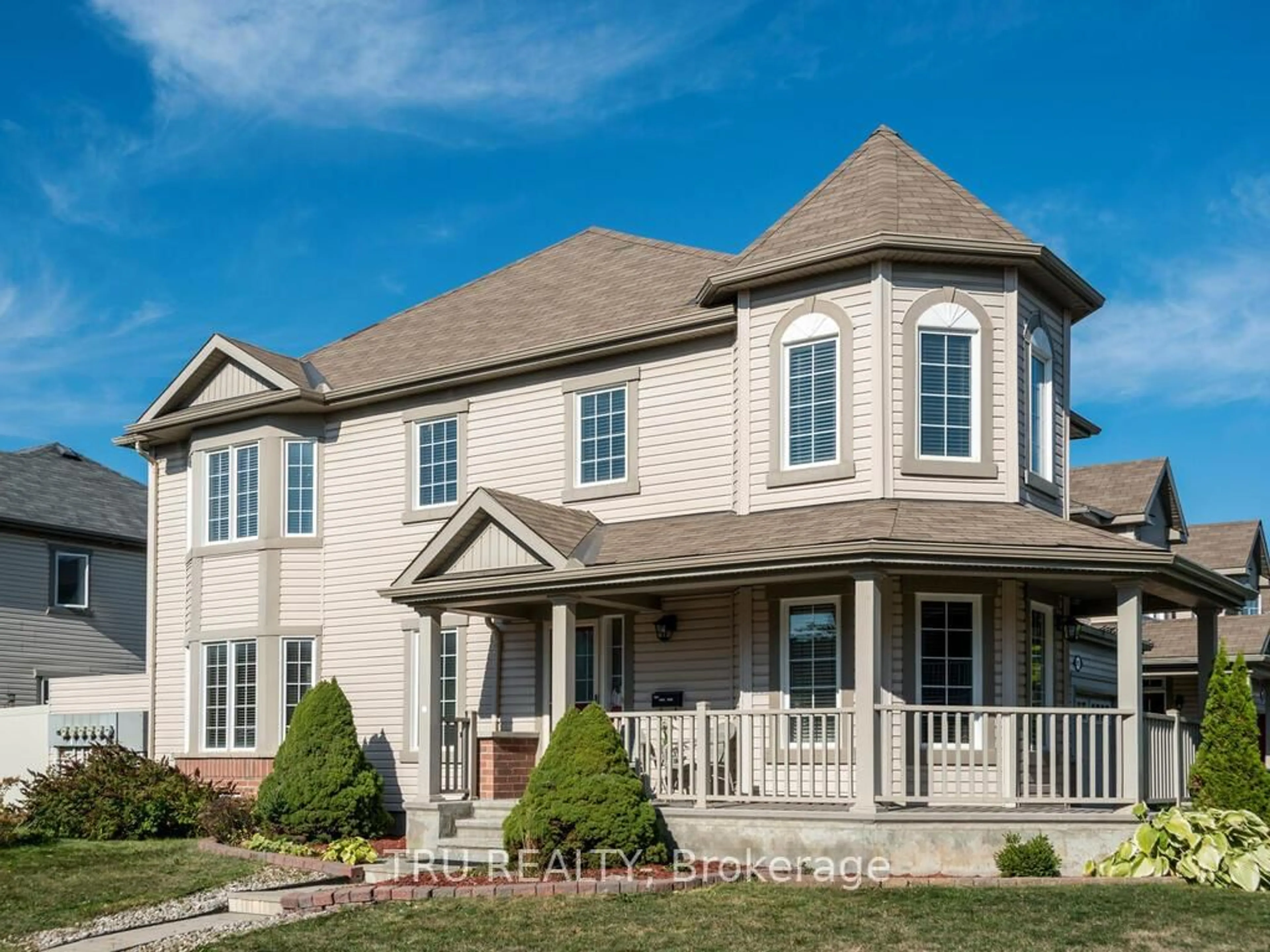 Home with vinyl exterior material, street for 2757 Grand Canal St, Ottawa Ontario K2J 0S7