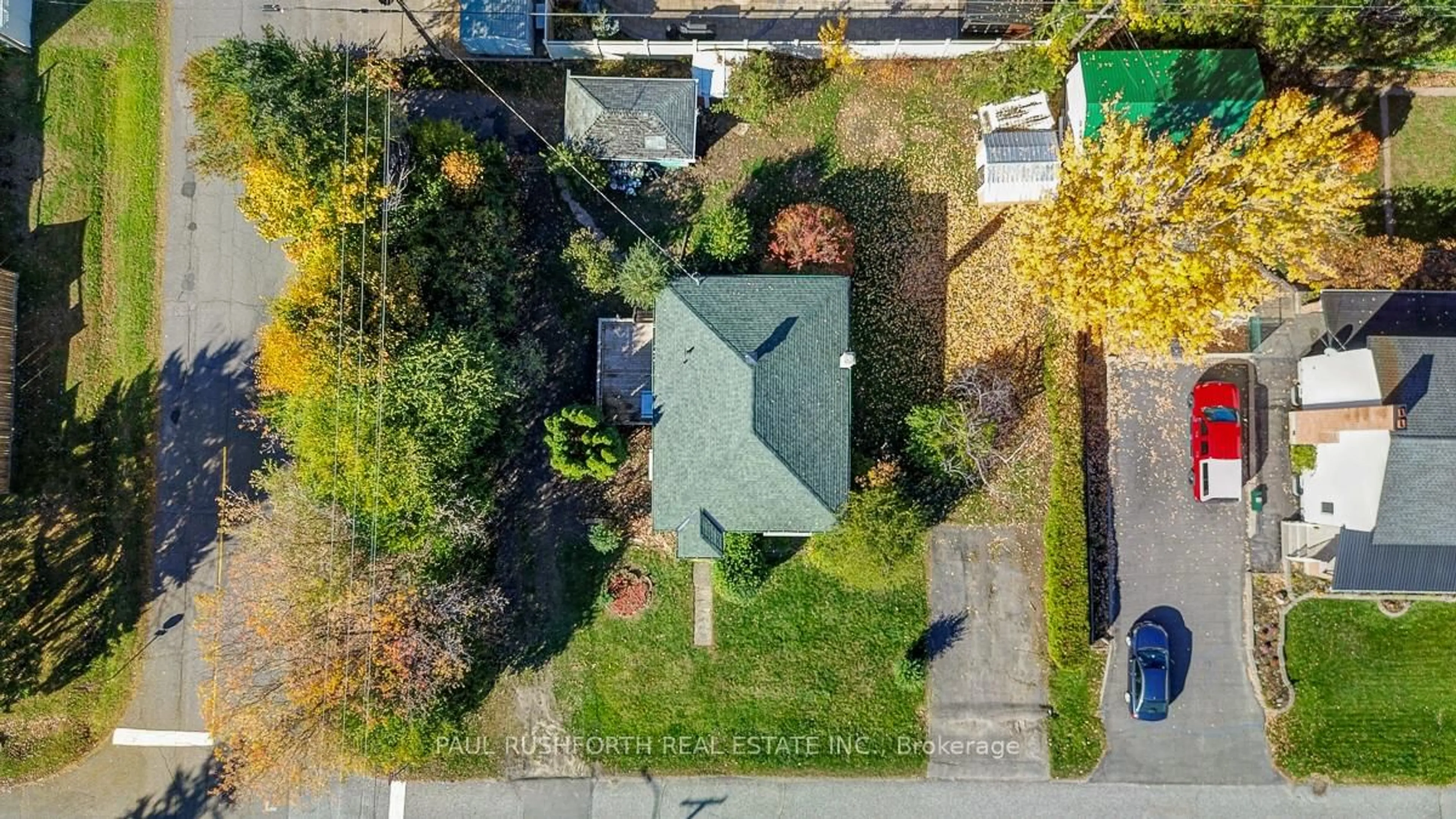 A pic from outside/outdoor area/front of a property/back of a property/a pic from drone, street for 39 Cote De Neiges Rd, Ottawa Ontario K2G 2C3