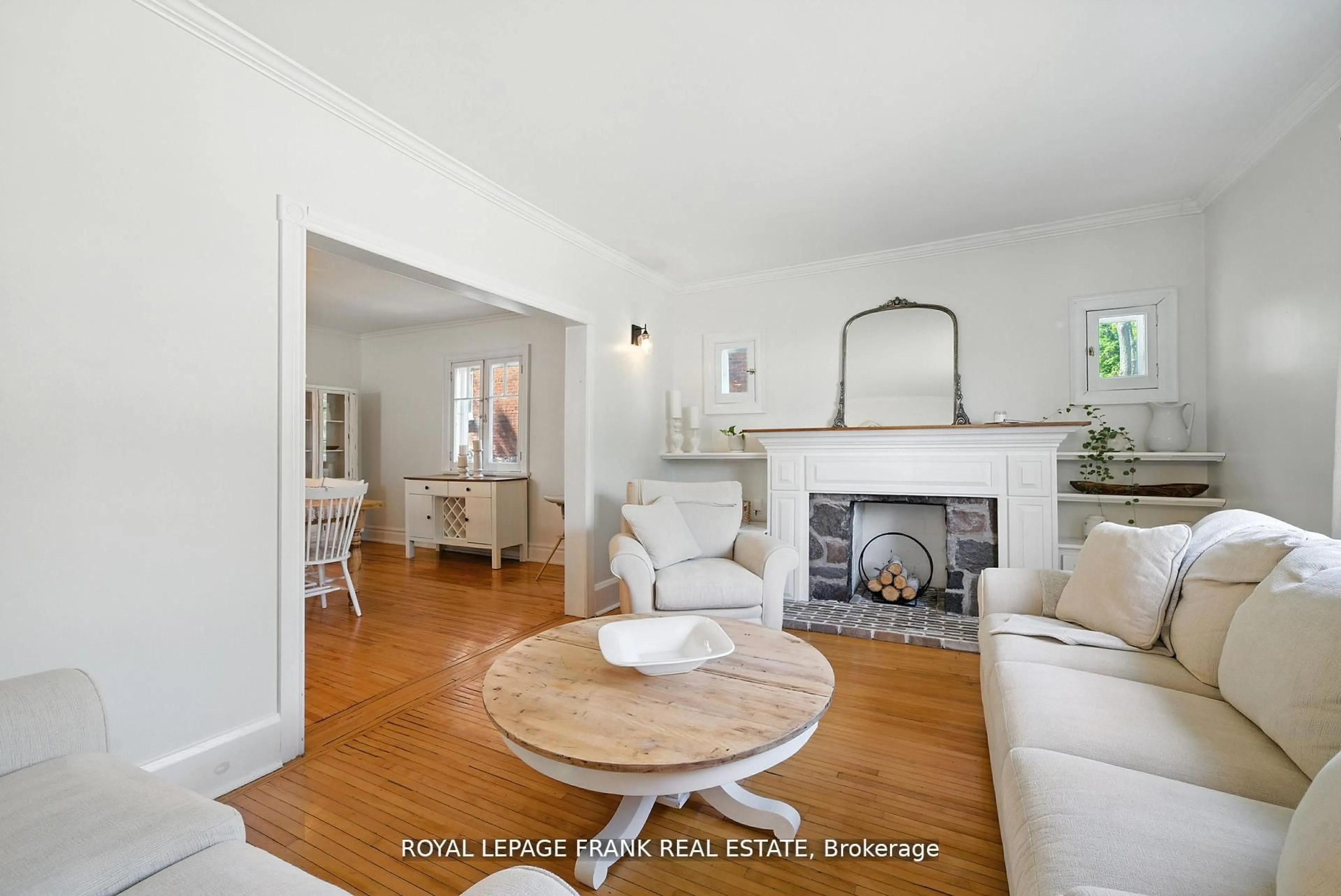 Living room with furniture, unknown for 41 Sussex St, Kawartha Lakes Ontario K9V 4H6