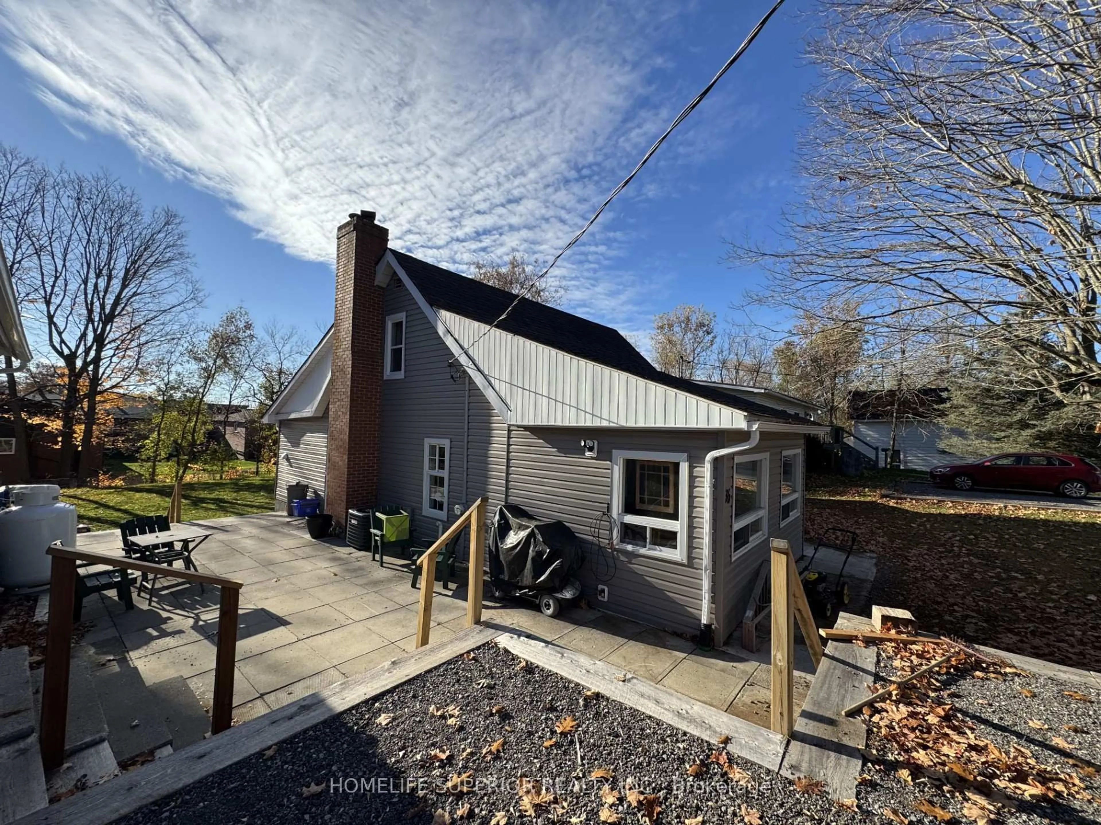 Unknown for 36 Madoc St, Limoges Ontario K0K 2M0