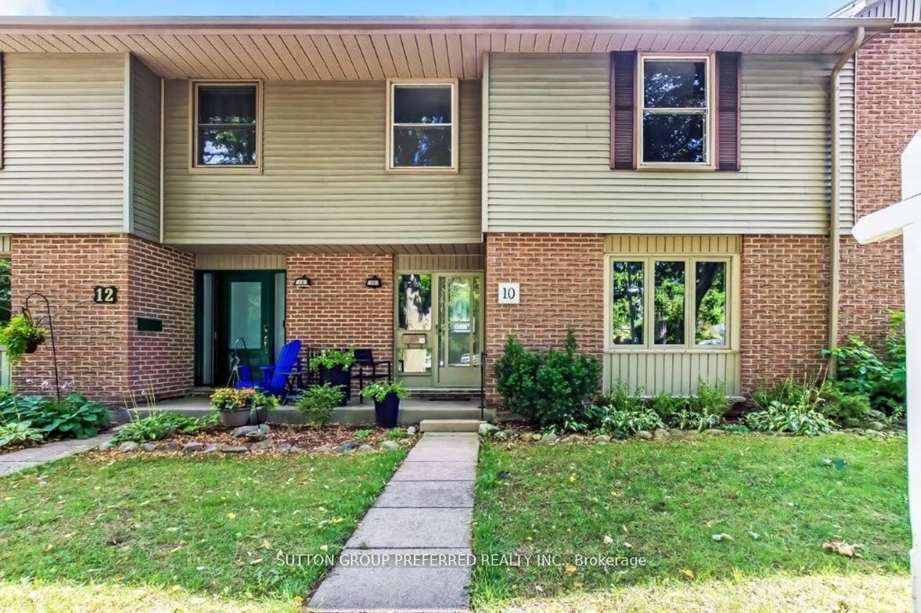 Home with brick exterior material, street for 10 Berkshire Crt, London South Ontario N6J 3N7