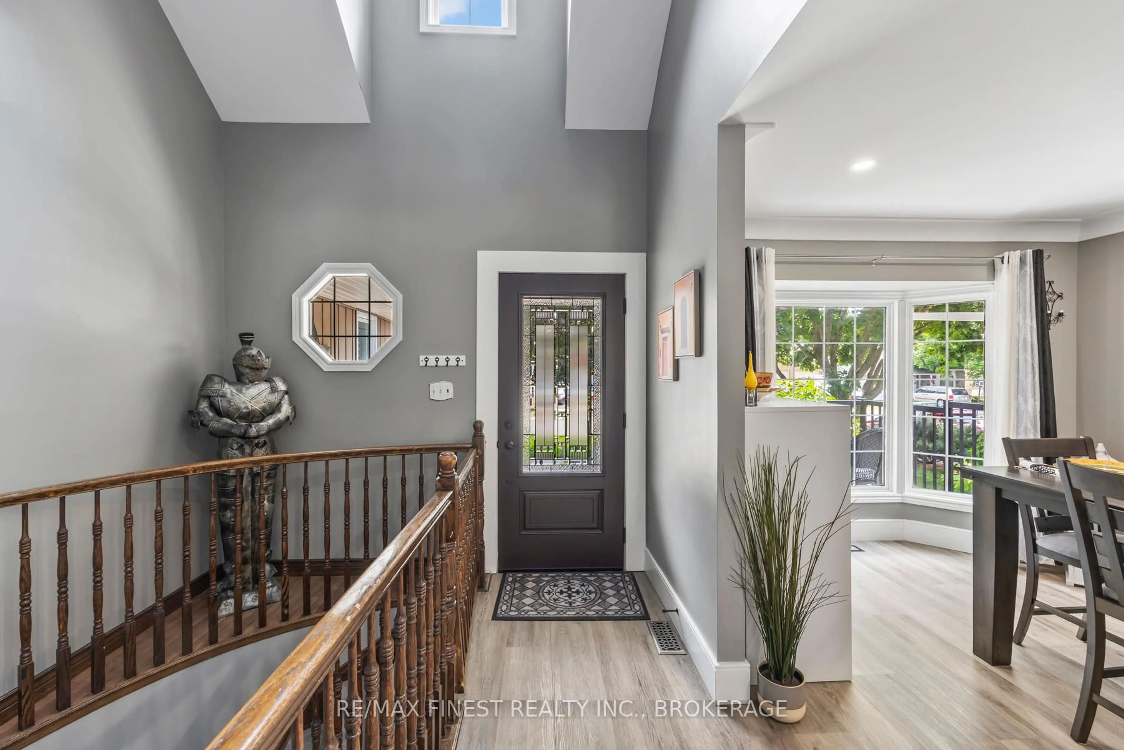 Indoor entryway for 1303 Rockwood Dr, Kingston Ontario K7P 1X6