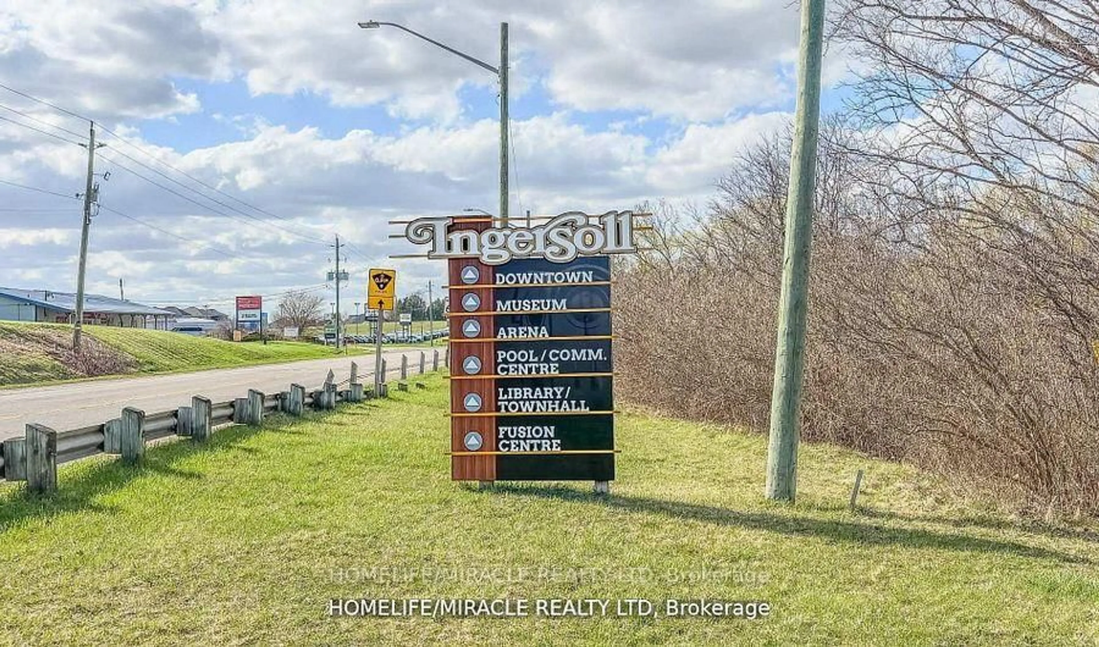 Indoor foyer for 13 Brookfield Crt, Ingersoll Ontario N5C 0C4