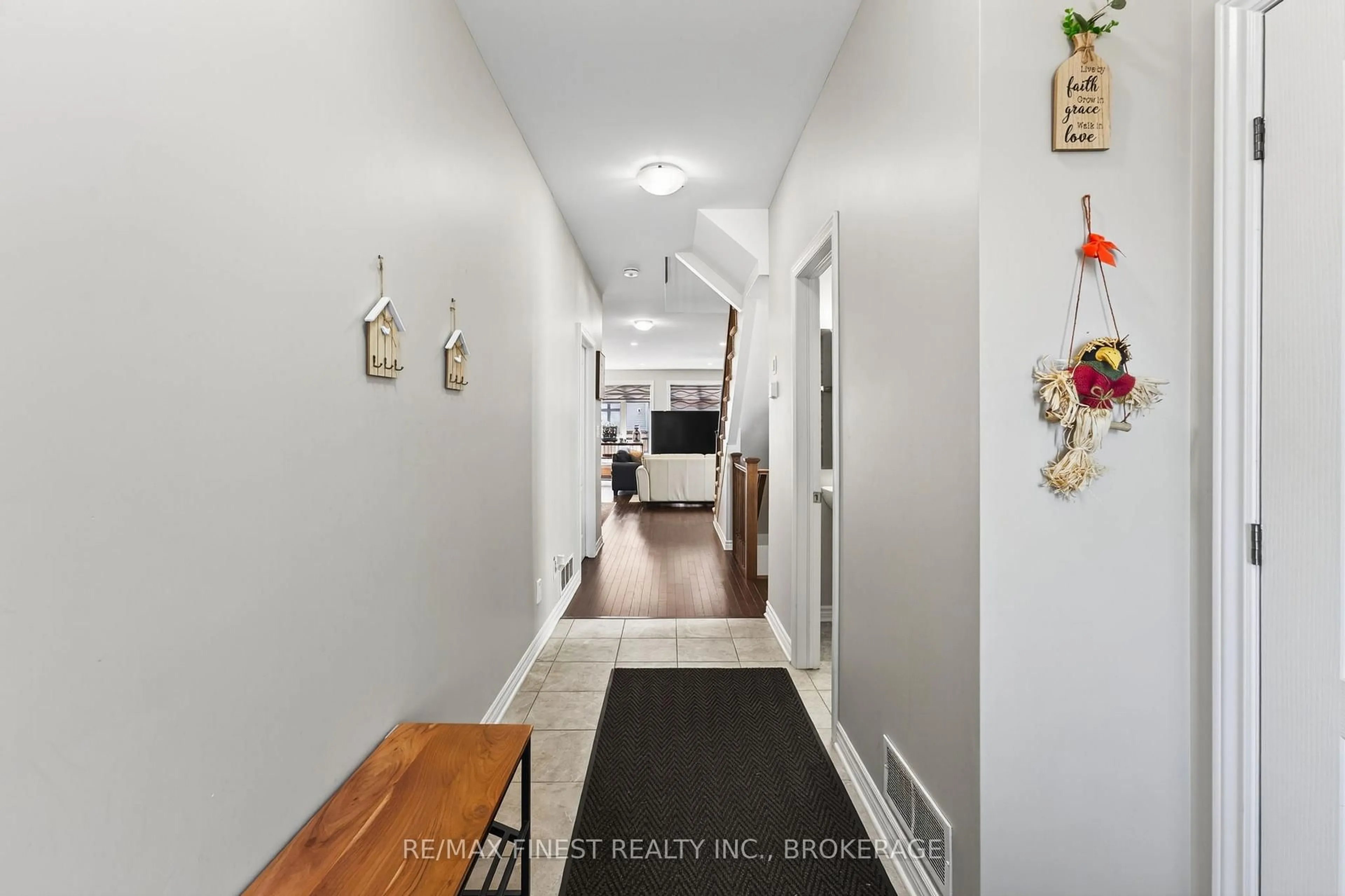 Indoor entryway for 1257 Wheathill St, Kingston Ontario K7M 0H4