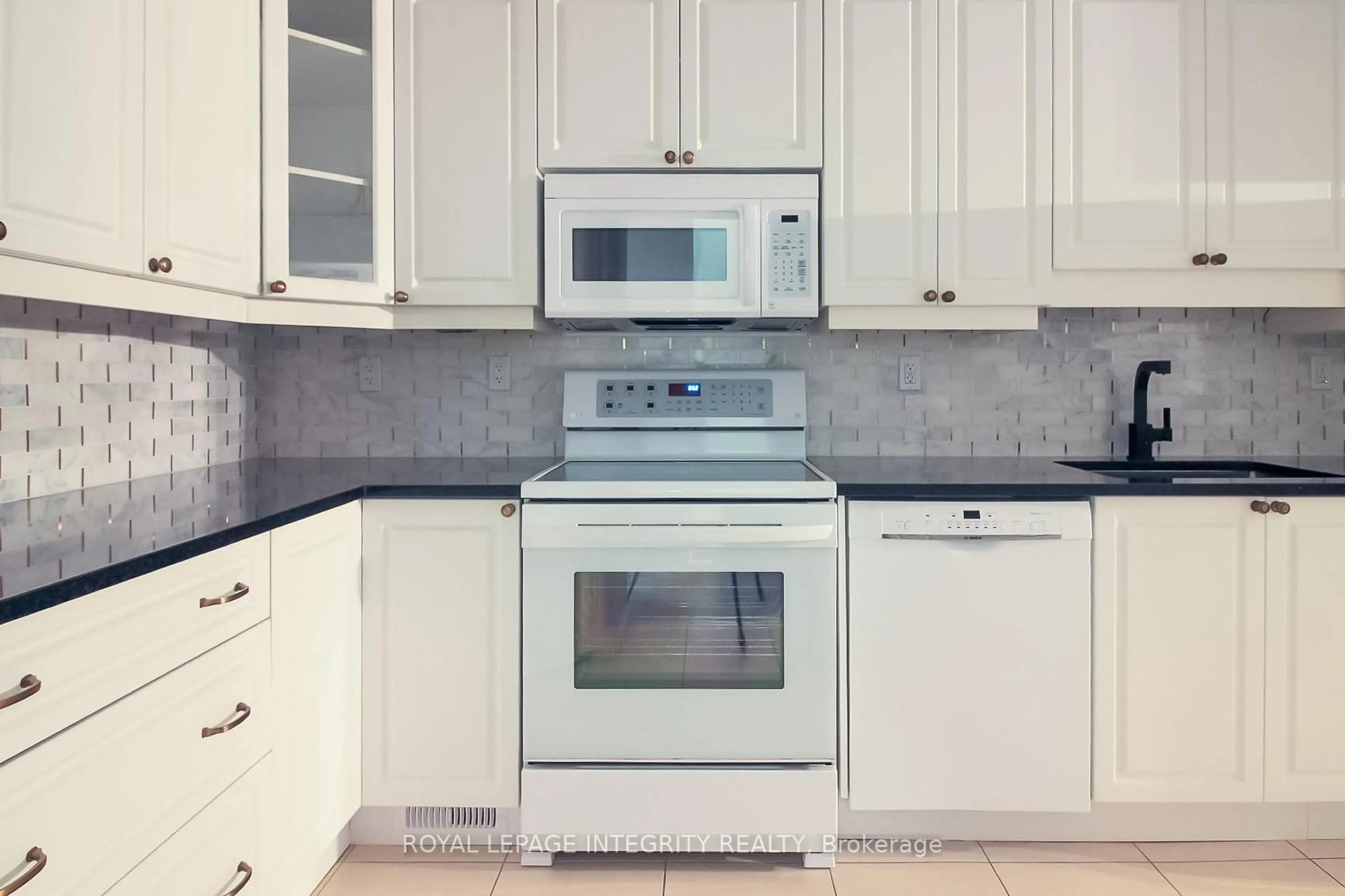 Standard kitchen, ceramic/tile floor for 1080 DES ORMES Pl, Orleans Ontario K1C 5L7