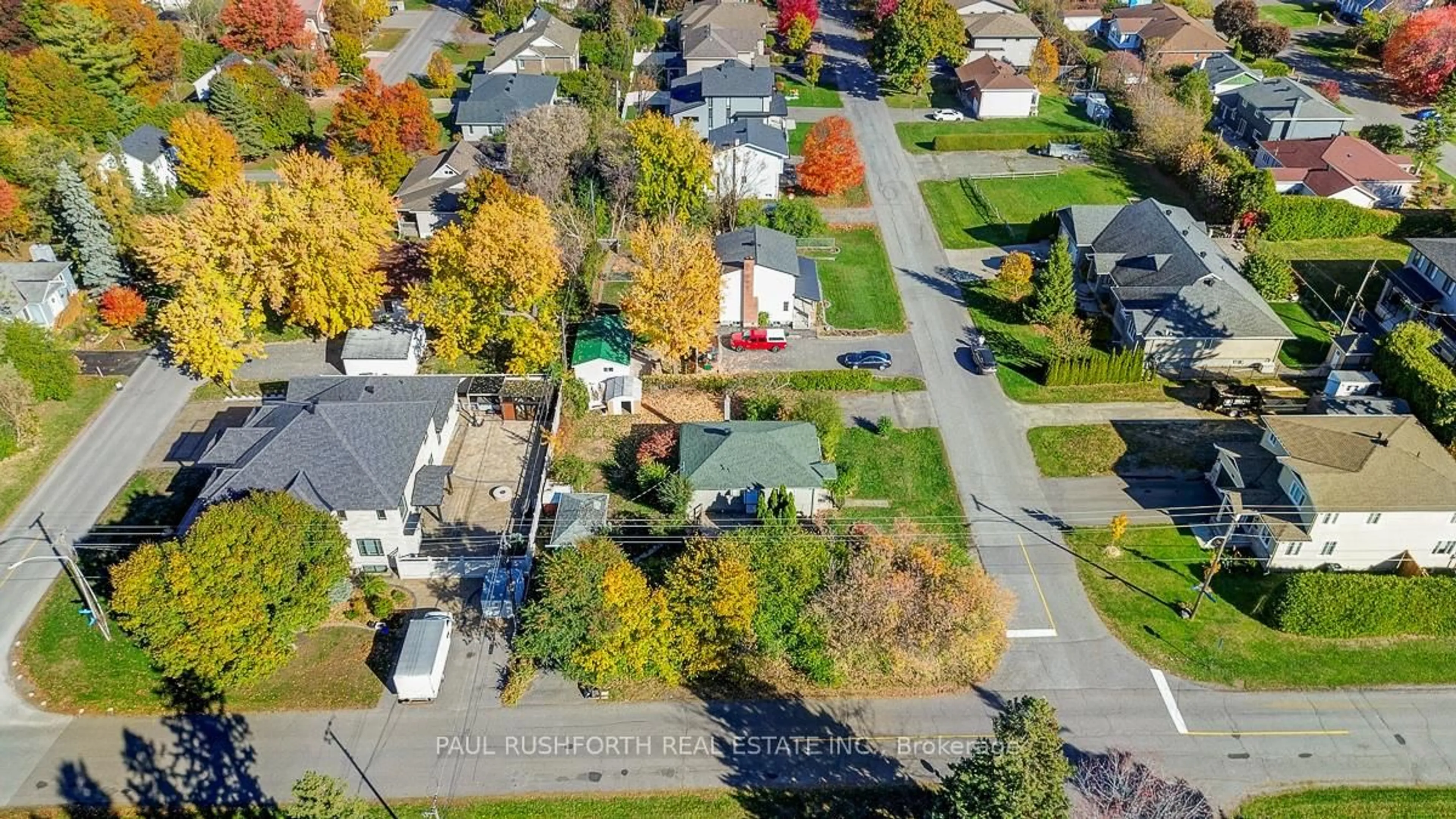 A pic from outside/outdoor area/front of a property/back of a property/a pic from drone, street for 39 Cote De Neiges Rd, Ottawa Ontario K2G 2C3