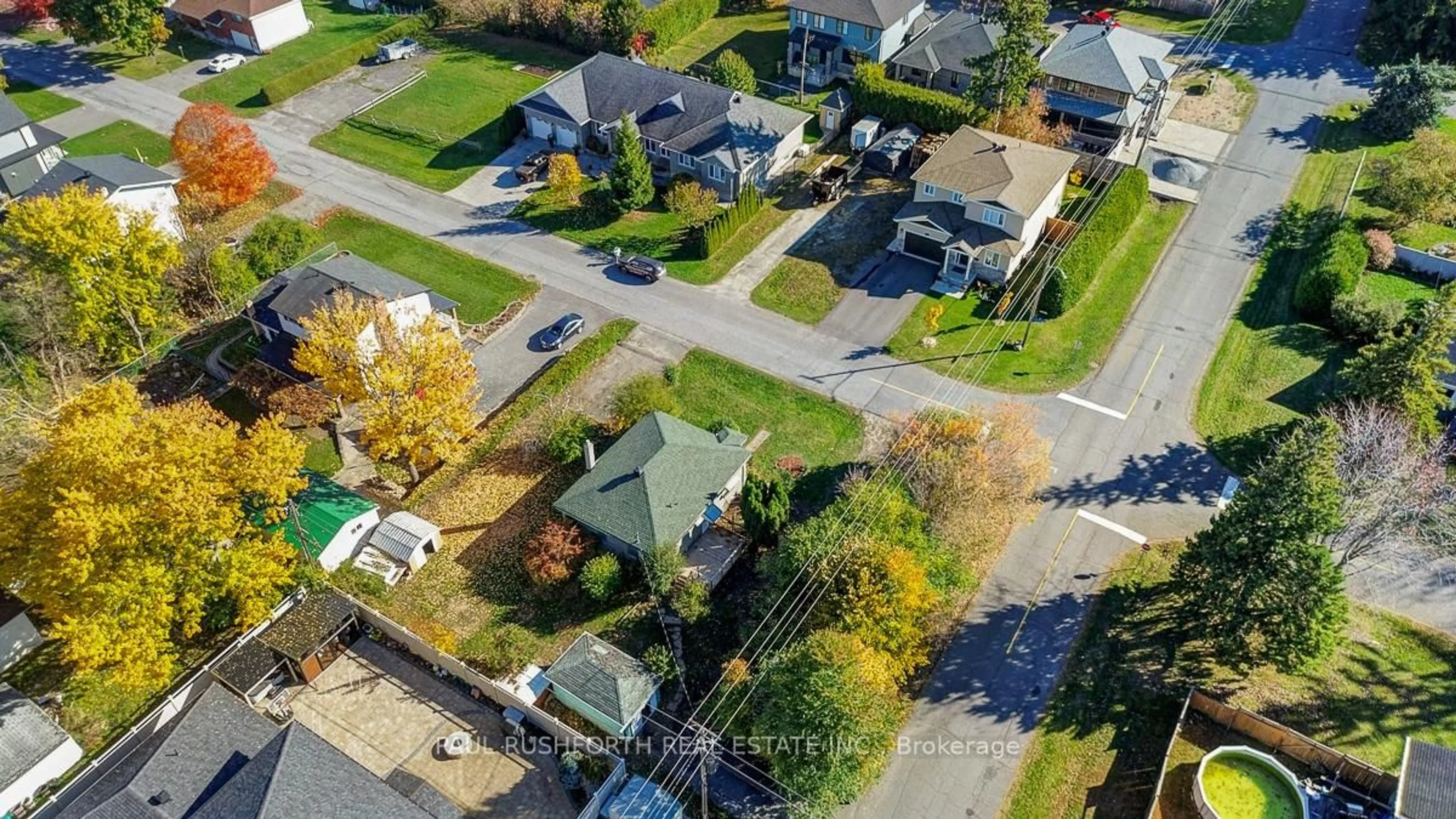 A pic from outside/outdoor area/front of a property/back of a property/a pic from drone, street for 39 Cote De Neiges Rd, Ottawa Ontario K2G 2C3