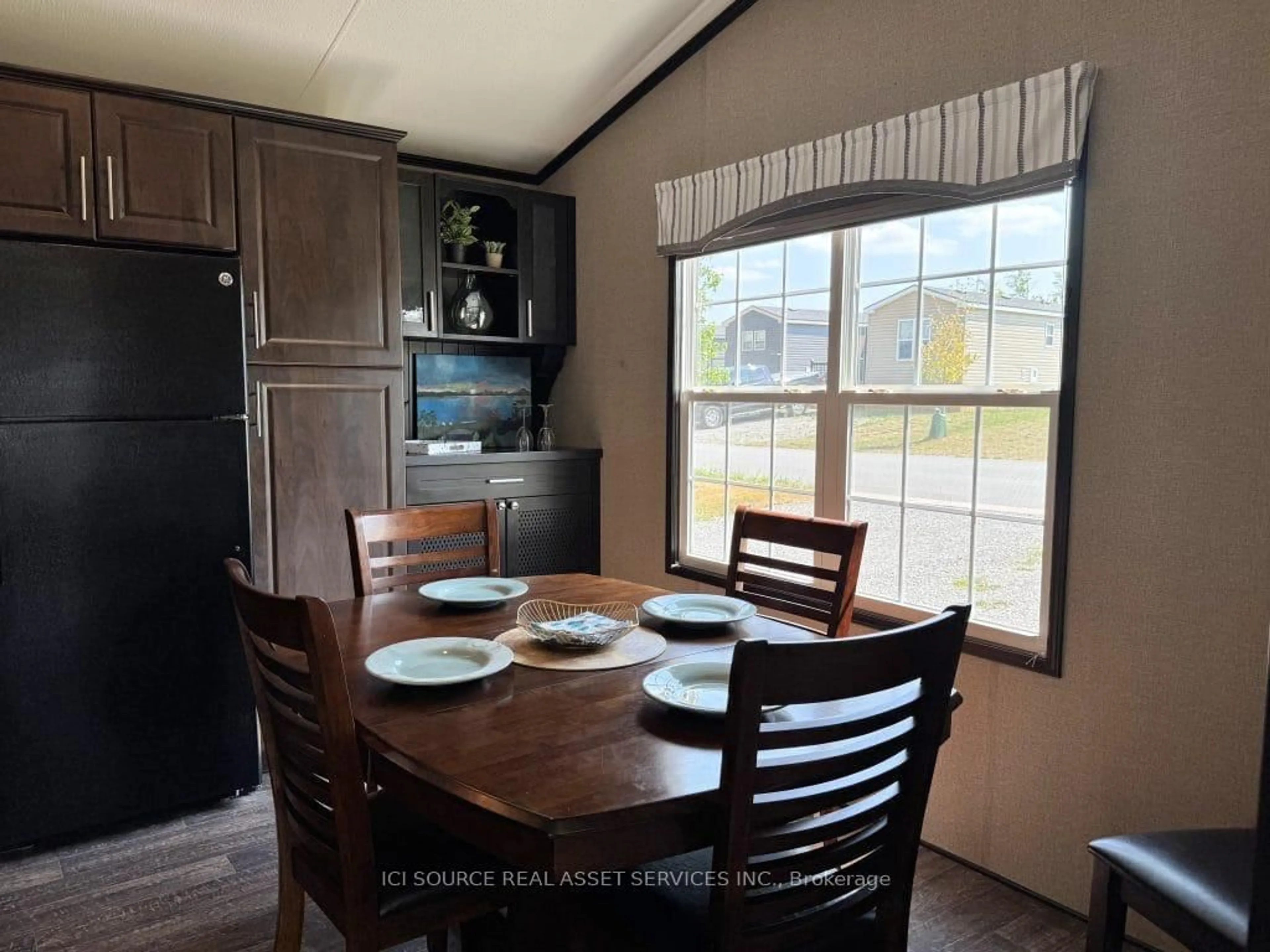 Dining room, unknown for 1235 Villiers Line #SAL024, Otonabee-South Monaghan Ontario K0L 2G0