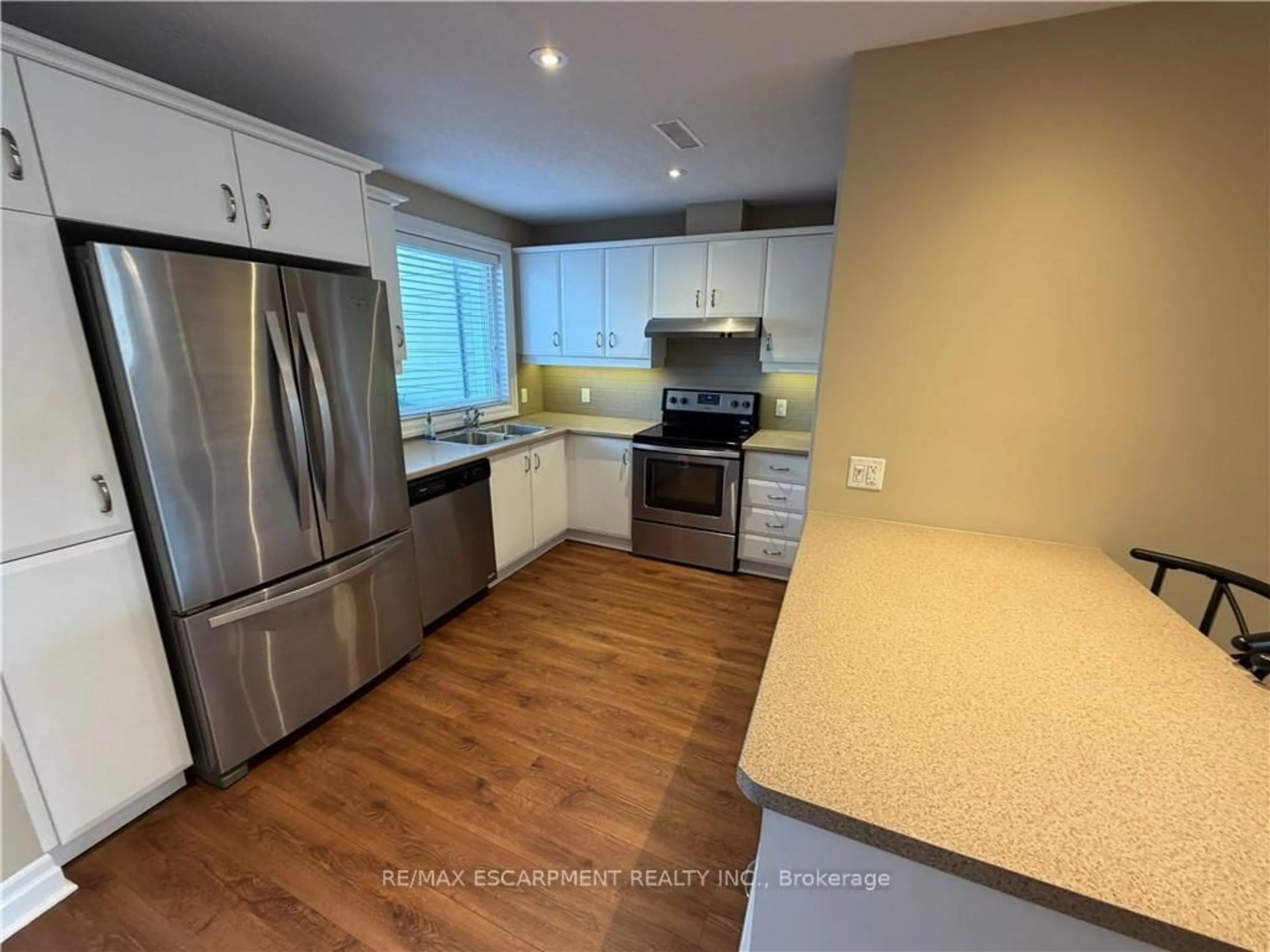 Open concept kitchen, unknown for 5 Jaczenko Terr, Hamilton Ontario L9B 1T8