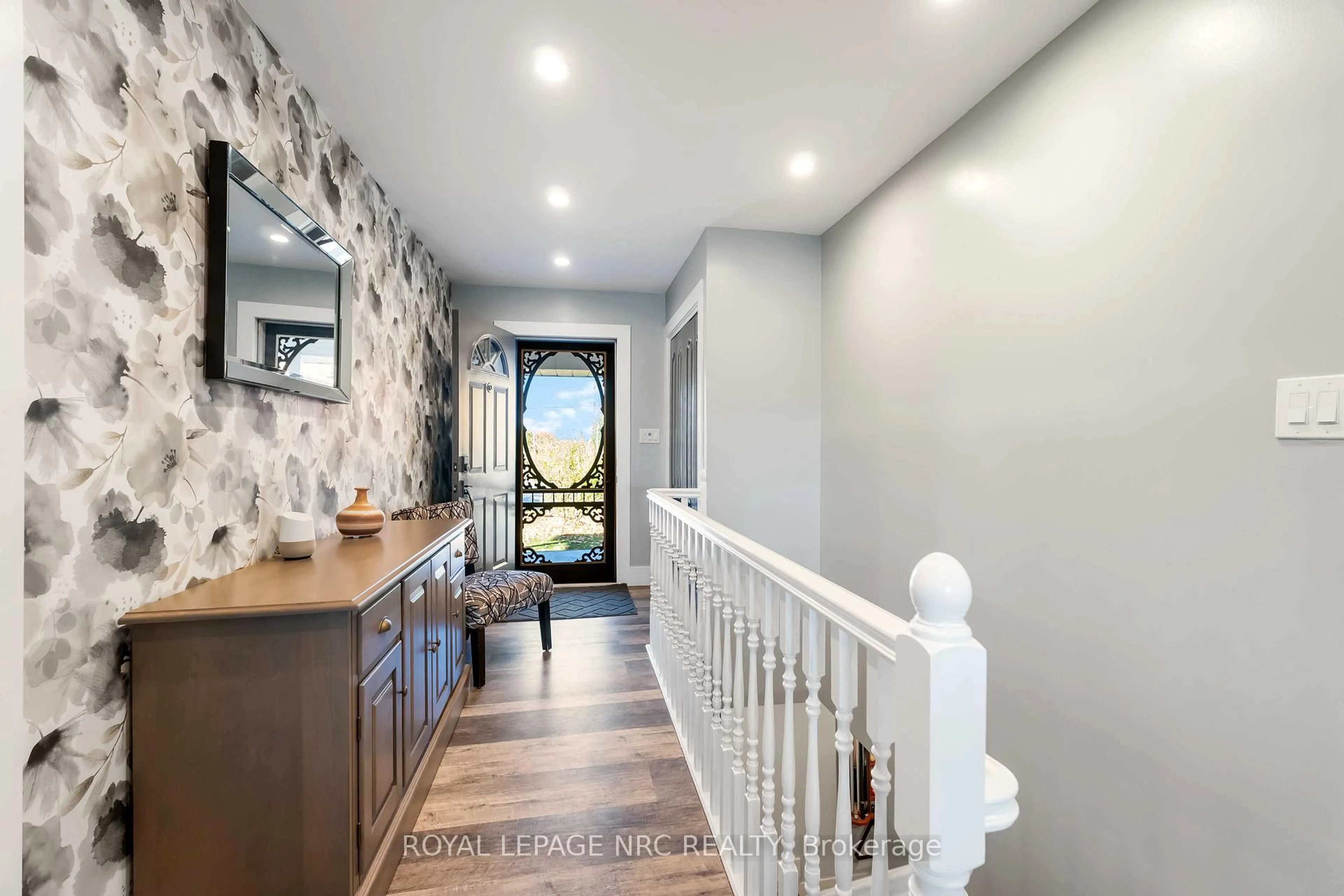 Indoor entryway for 1523 Barron Rd, Thorold Ontario L0S 1A0