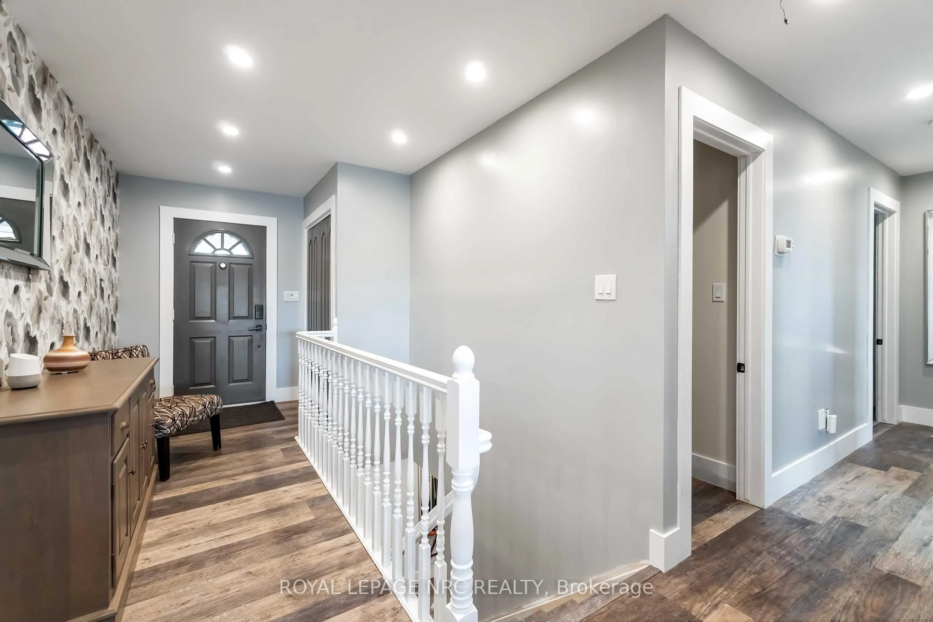 Indoor entryway for 1523 Barron Rd, Thorold Ontario L0S 1A0