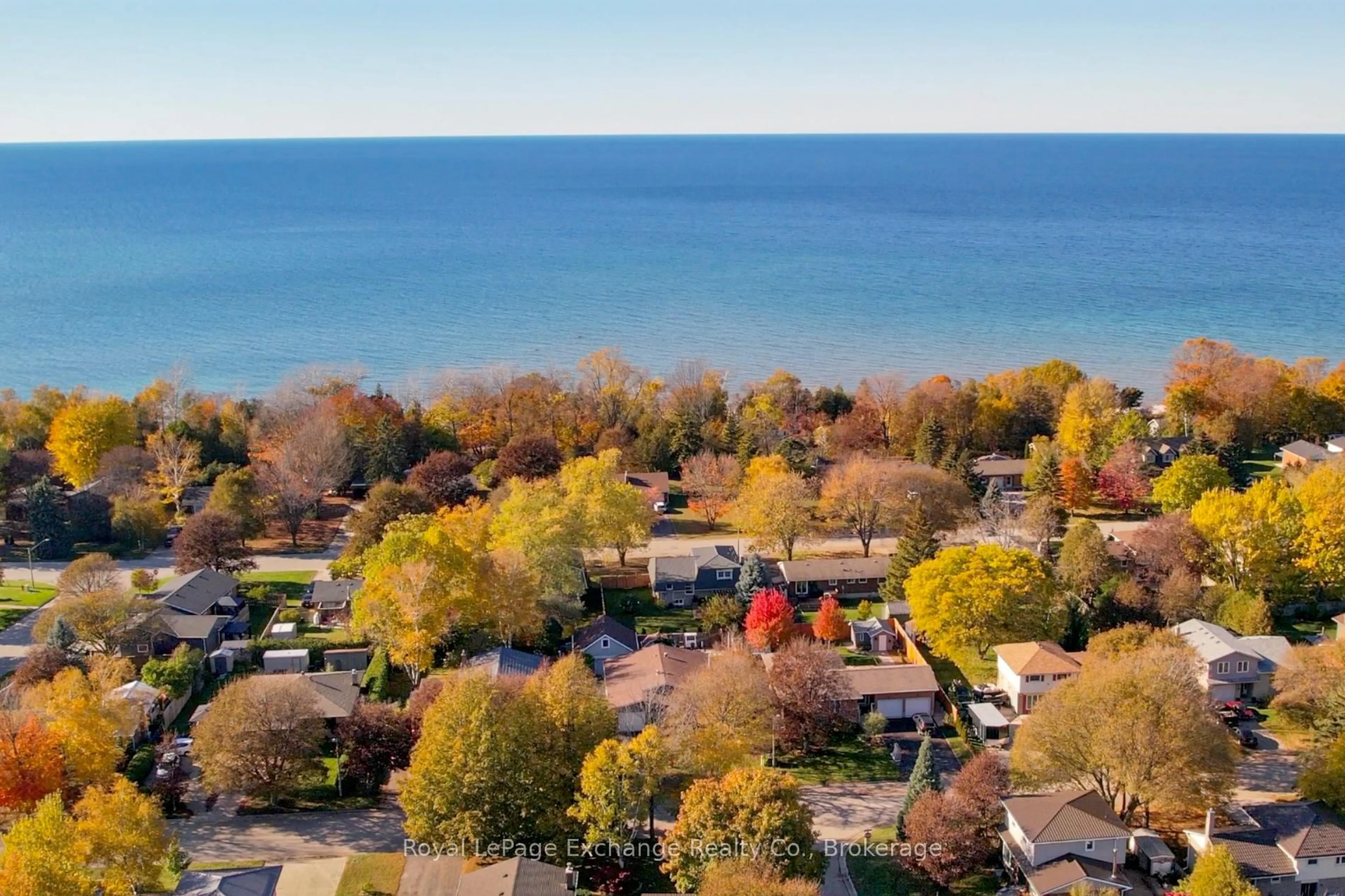 A pic from outside/outdoor area/front of a property/back of a property/a pic from drone, water/lake/river/ocean view for 28 Heather Blvd, Huron-Kinloss Ontario N2Z 2M6