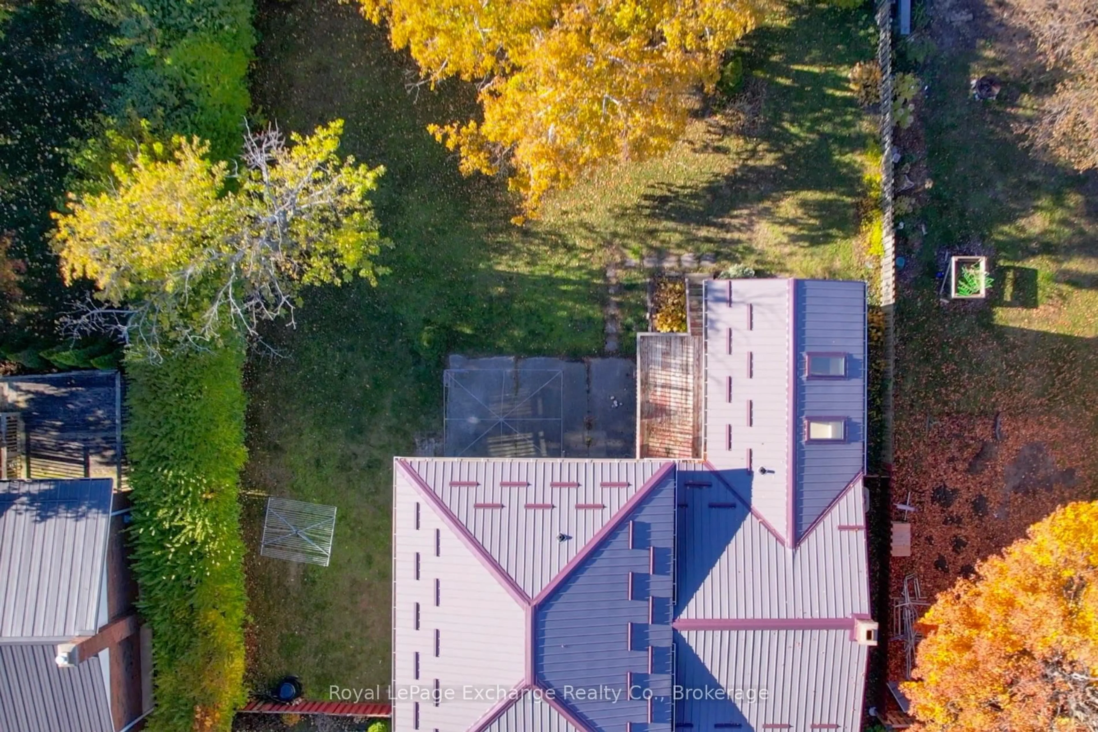 A pic from outside/outdoor area/front of a property/back of a property/a pic from drone, city buildings view from balcony for 28 Heather Blvd, Huron-Kinloss Ontario N2Z 2M6