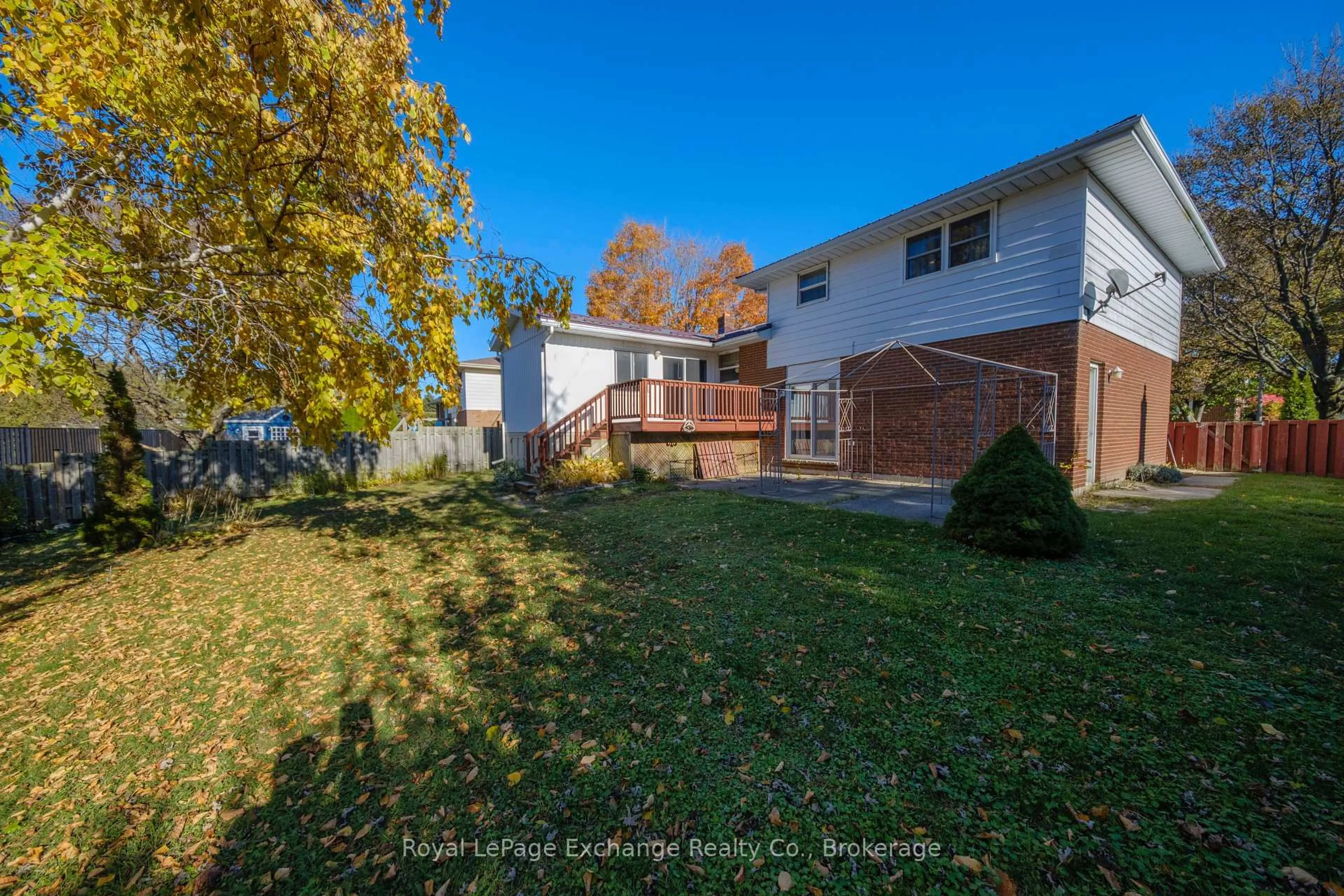 A pic from outside/outdoor area/front of a property/back of a property/a pic from drone, street for 28 Heather Blvd, Huron-Kinloss Ontario N2Z 2M6