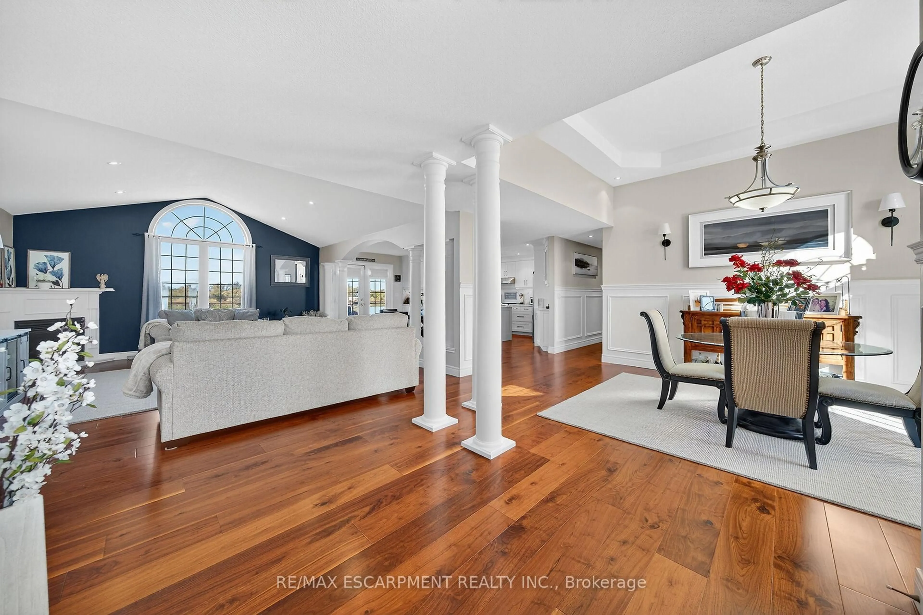 Open concept kitchen, ceramic/tile floor for 1140 River Rd, Haldimand Ontario N0A 1E0