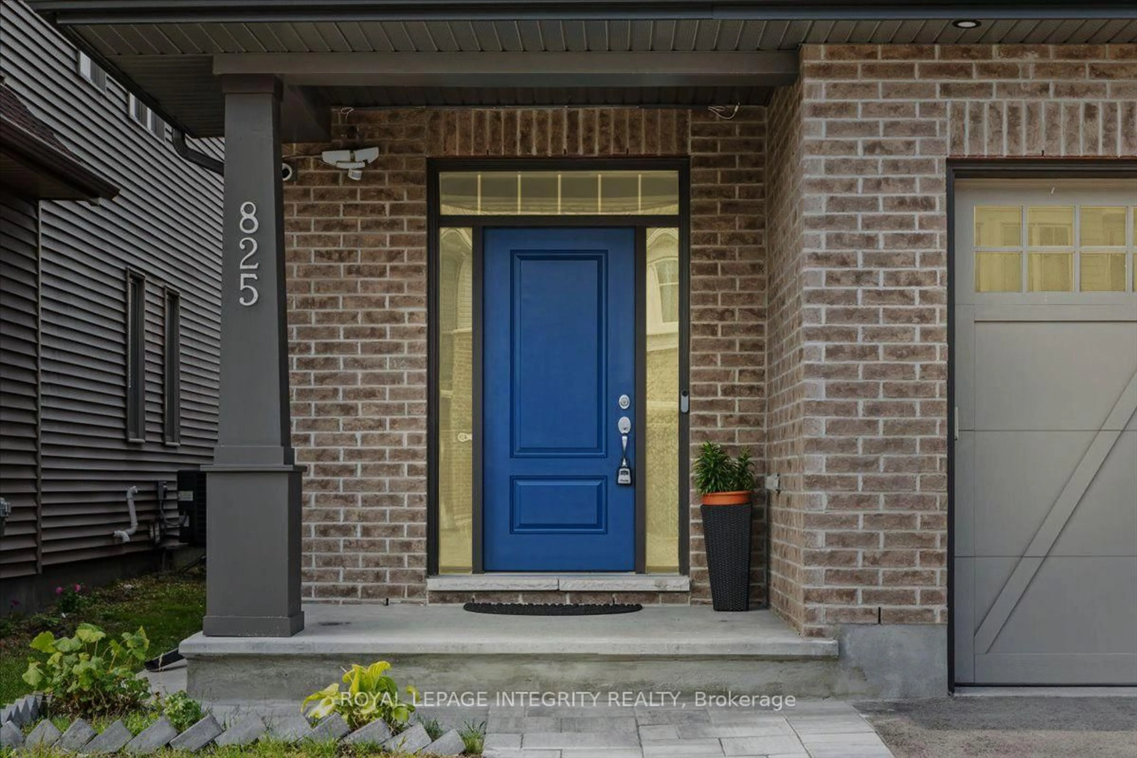 Home with brick exterior material, street for 825 Indica St, Ottawa Ontario K2S 2J8