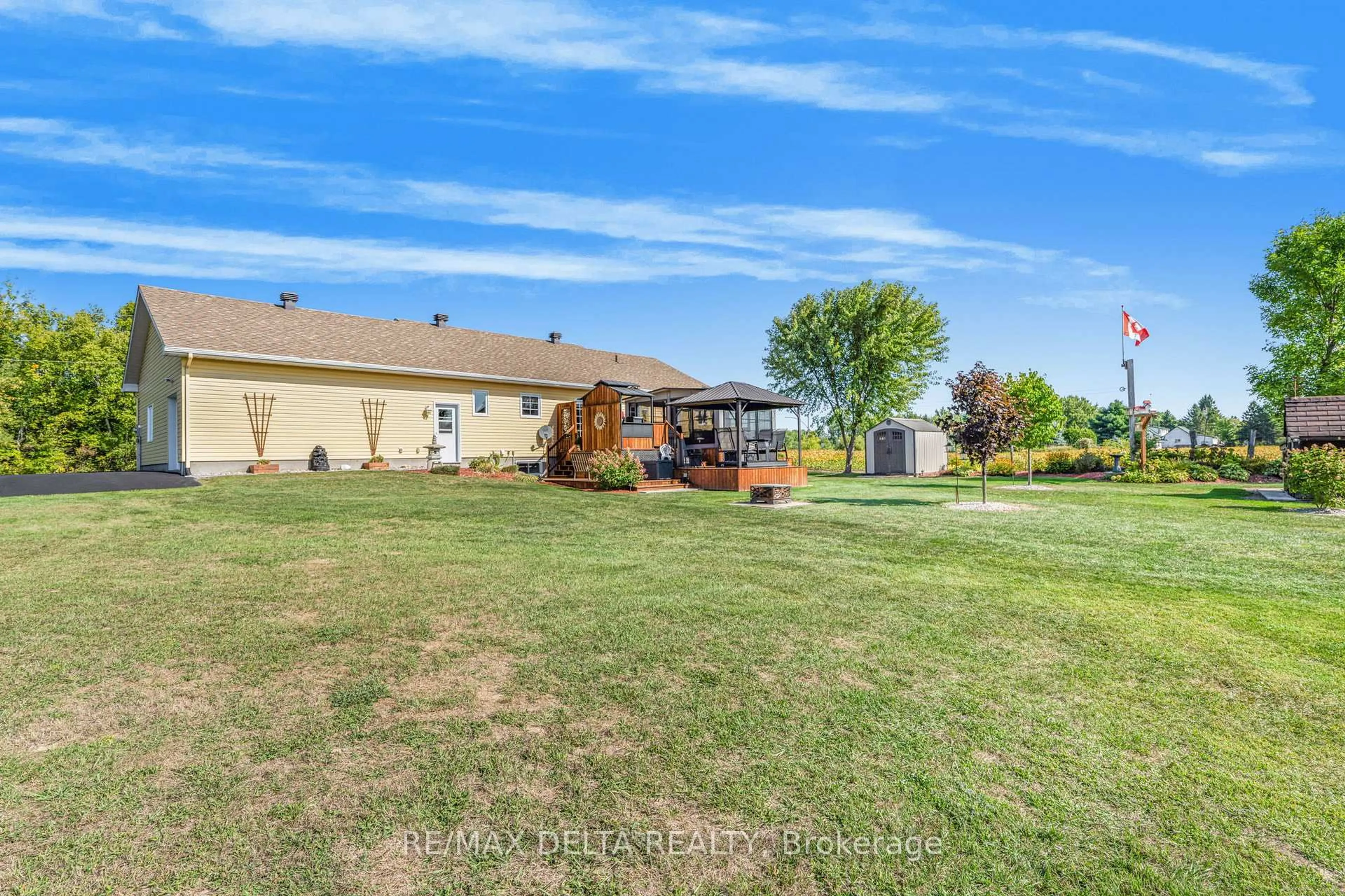 A pic from outside/outdoor area/front of a property/back of a property/a pic from drone, water/lake/river/ocean view for 990 Concession 1 Concession, Alfred and Plantagenet Ontario K0B 1L0