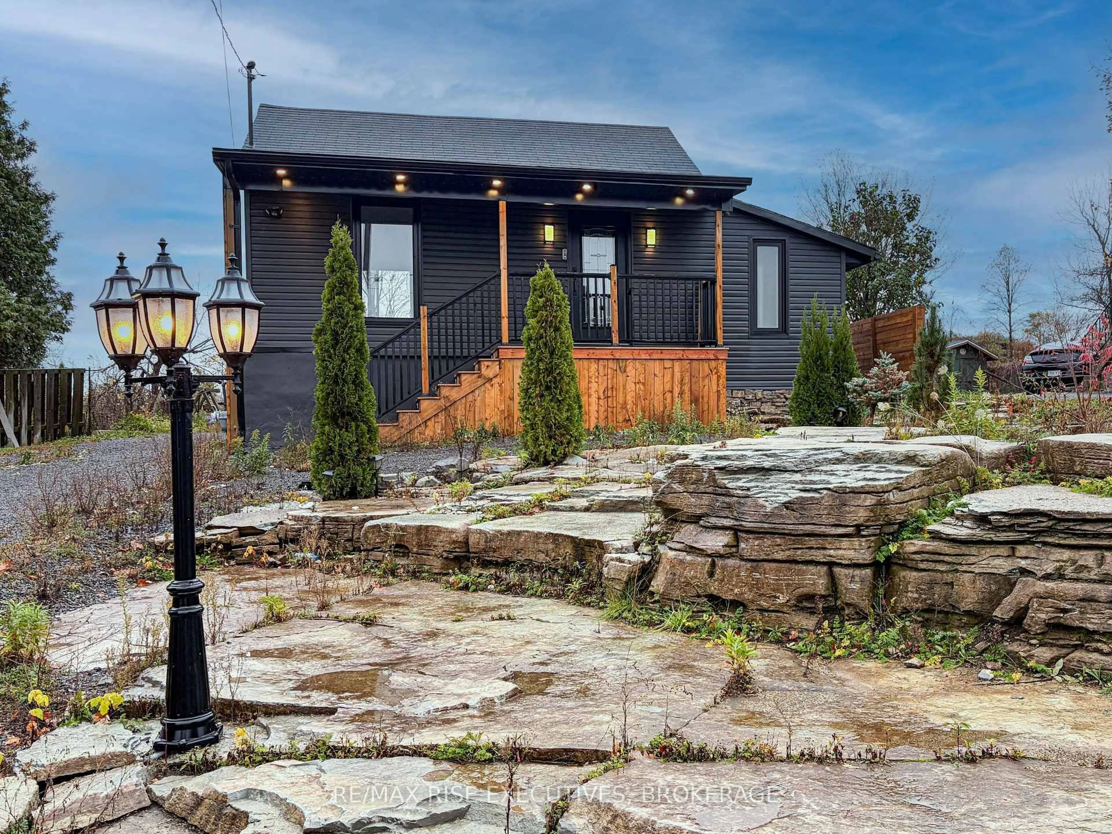 Unknown for 10 Greer St, Kingston Ontario K7K 2V9