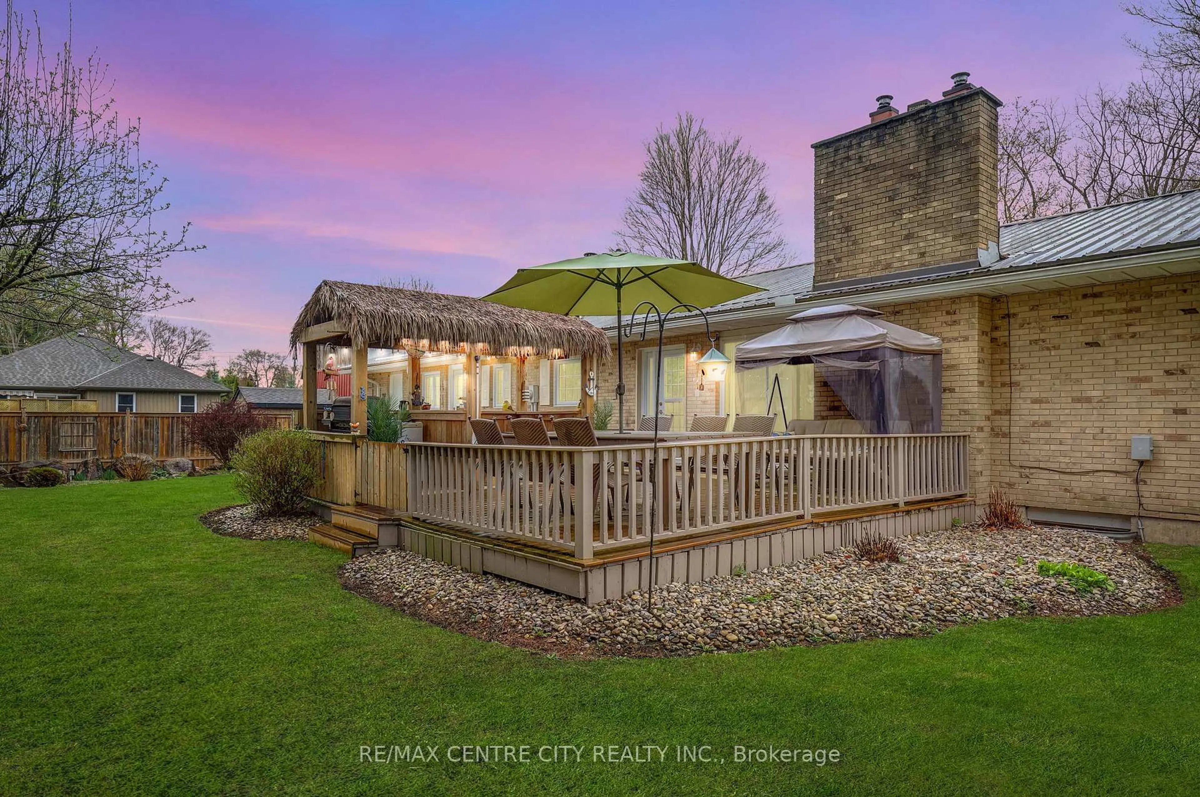 A pic from outside/outdoor area/front of a property/back of a property/a pic from drone, unknown for 9255 West St, Bayham Ontario N0J 1Y0