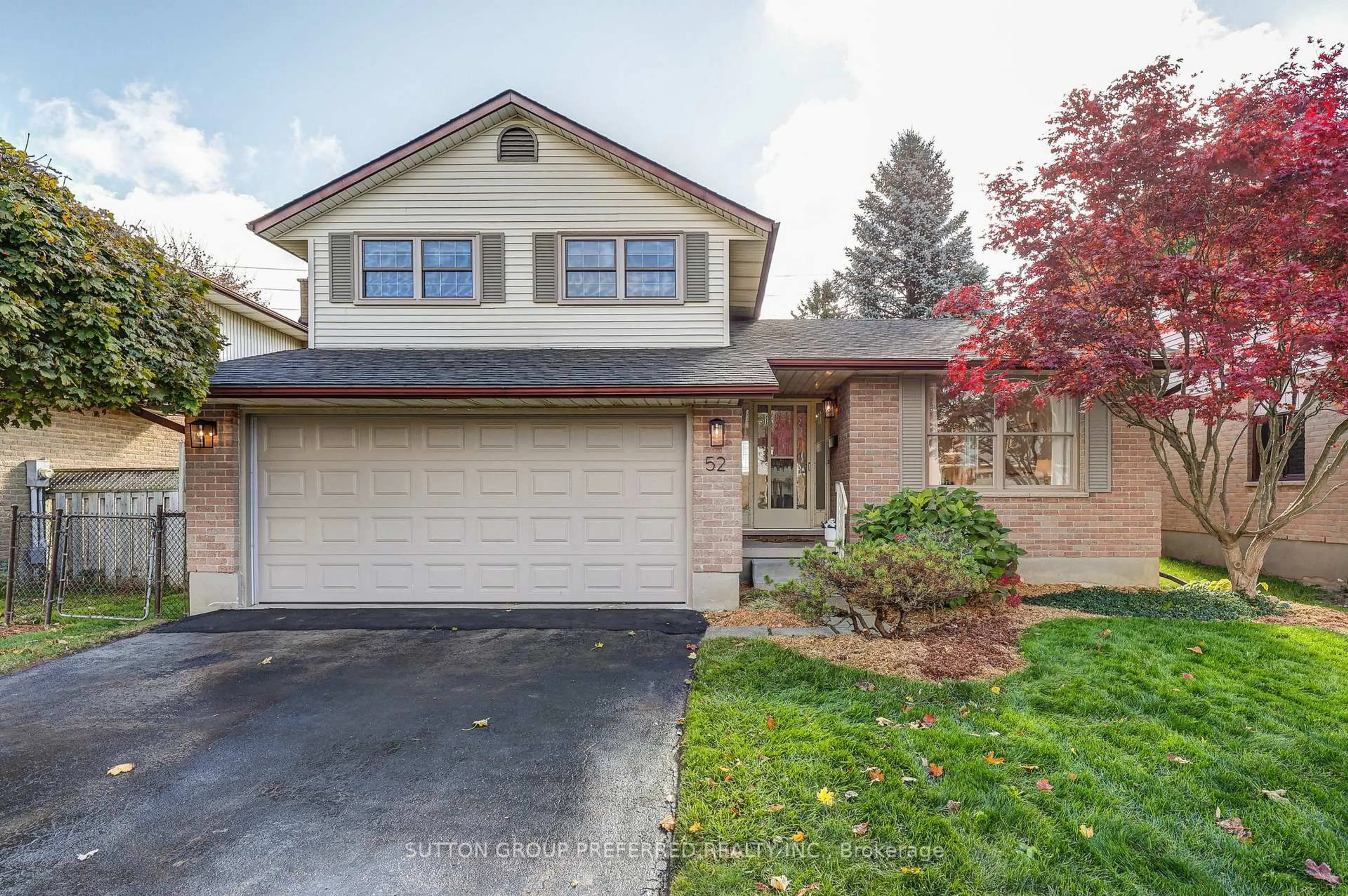 Home with vinyl exterior material, street for 52 Bexhill Dr, London South Ontario N6E 1X2