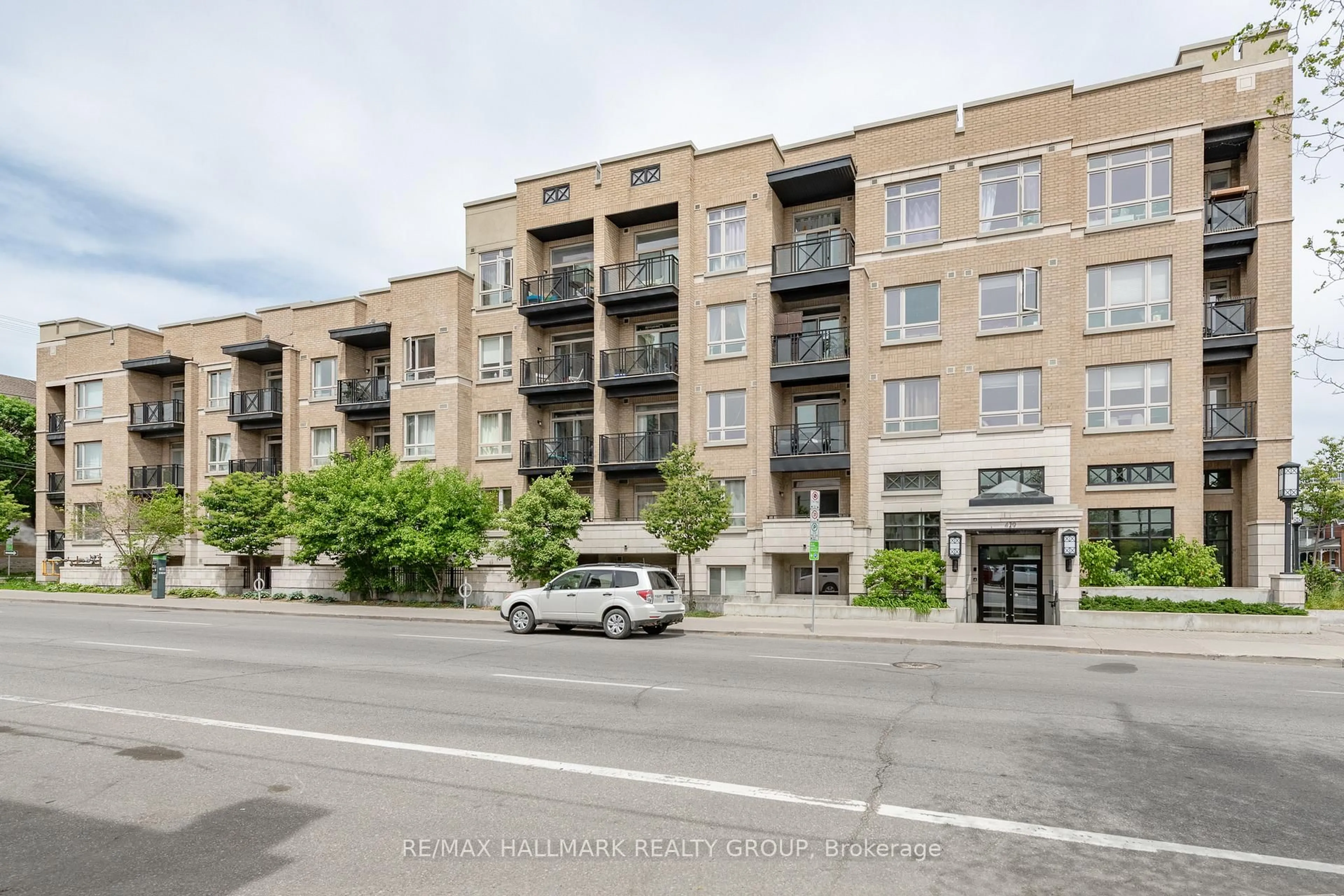 Unknown for 429 Kent St #103, Ottawa Ontario K2P 1B5