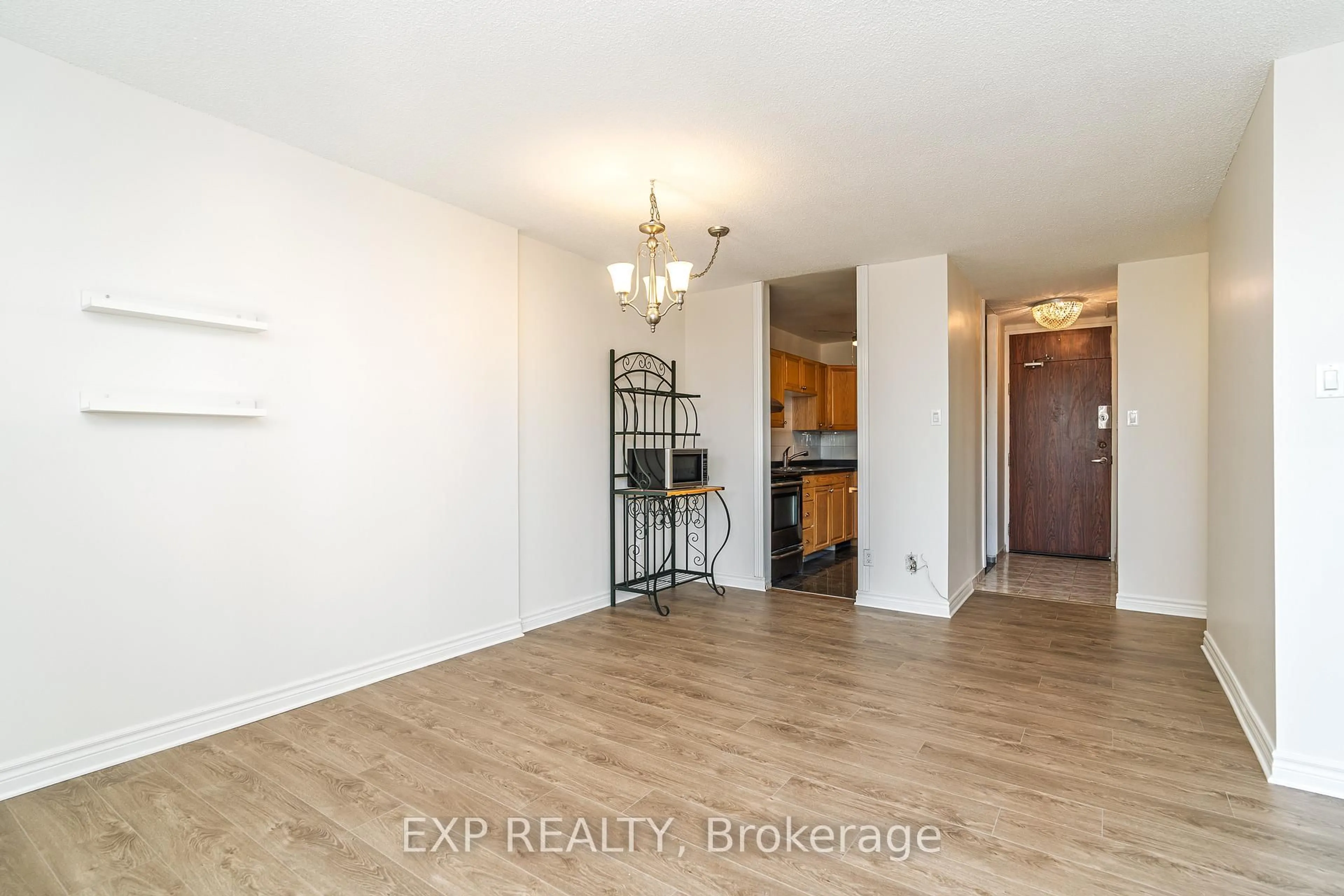 Unknown for 2000 Jasmine Cres #415, Ottawa Ontario K1J 8K4