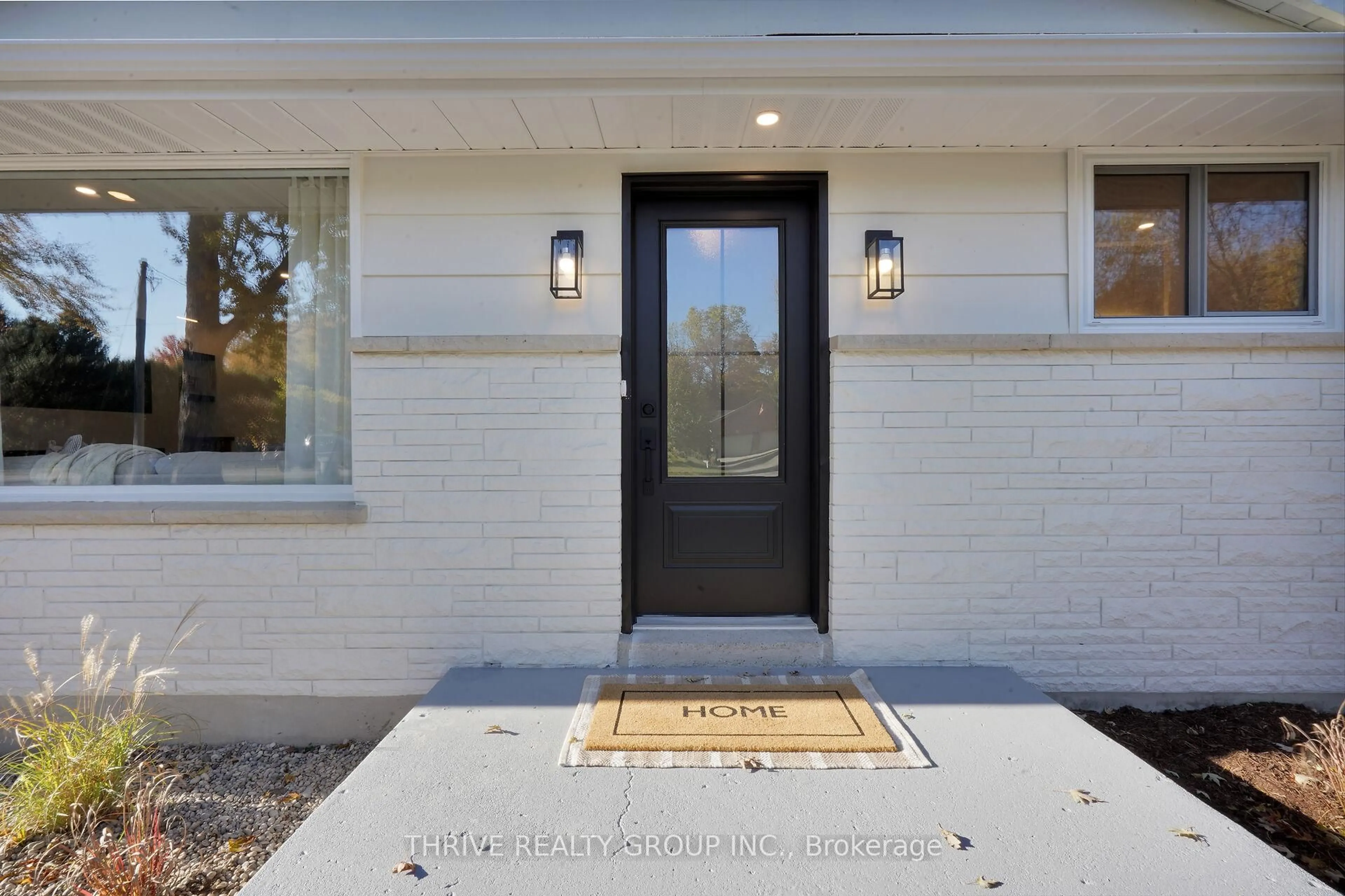 Indoor entryway for 22639 Troops Rd, Strathroy-Caradoc Ontario N0L 1W0