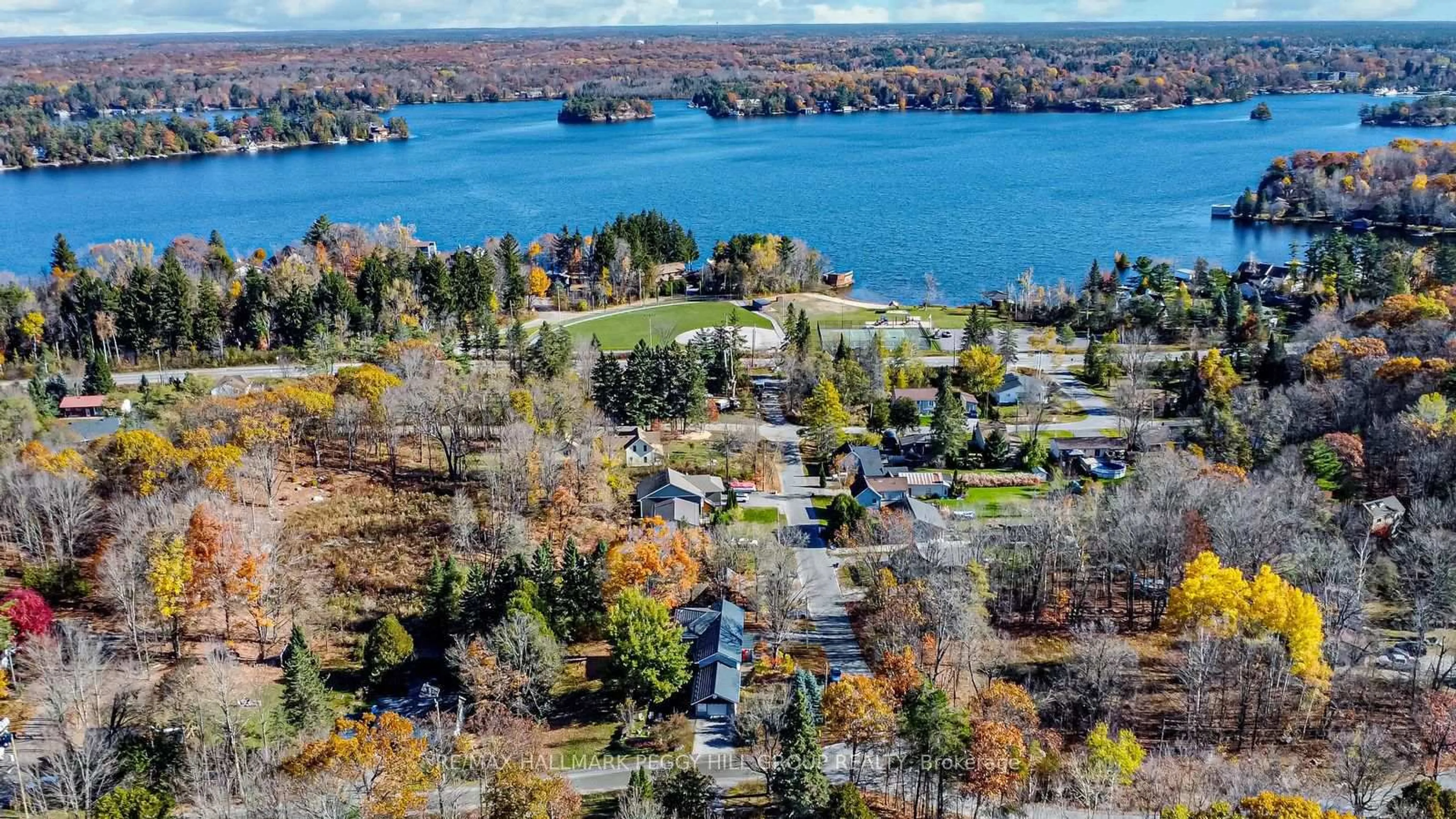 A pic from outside/outdoor area/front of a property/back of a property/a pic from drone, water/lake/river/ocean view for 280 Private St, Gravenhurst Ontario P1P 0E8