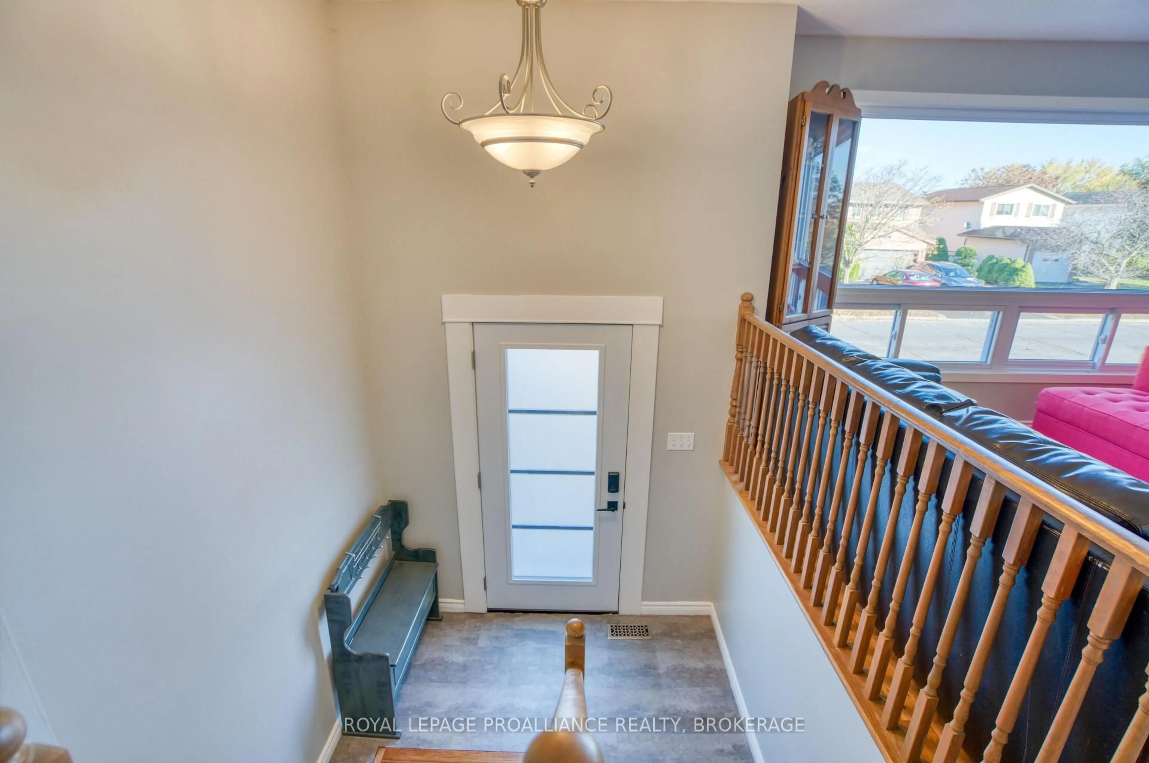 Indoor entryway for 240 Old Quarry Rd, Kingston Ontario K7M 7L2