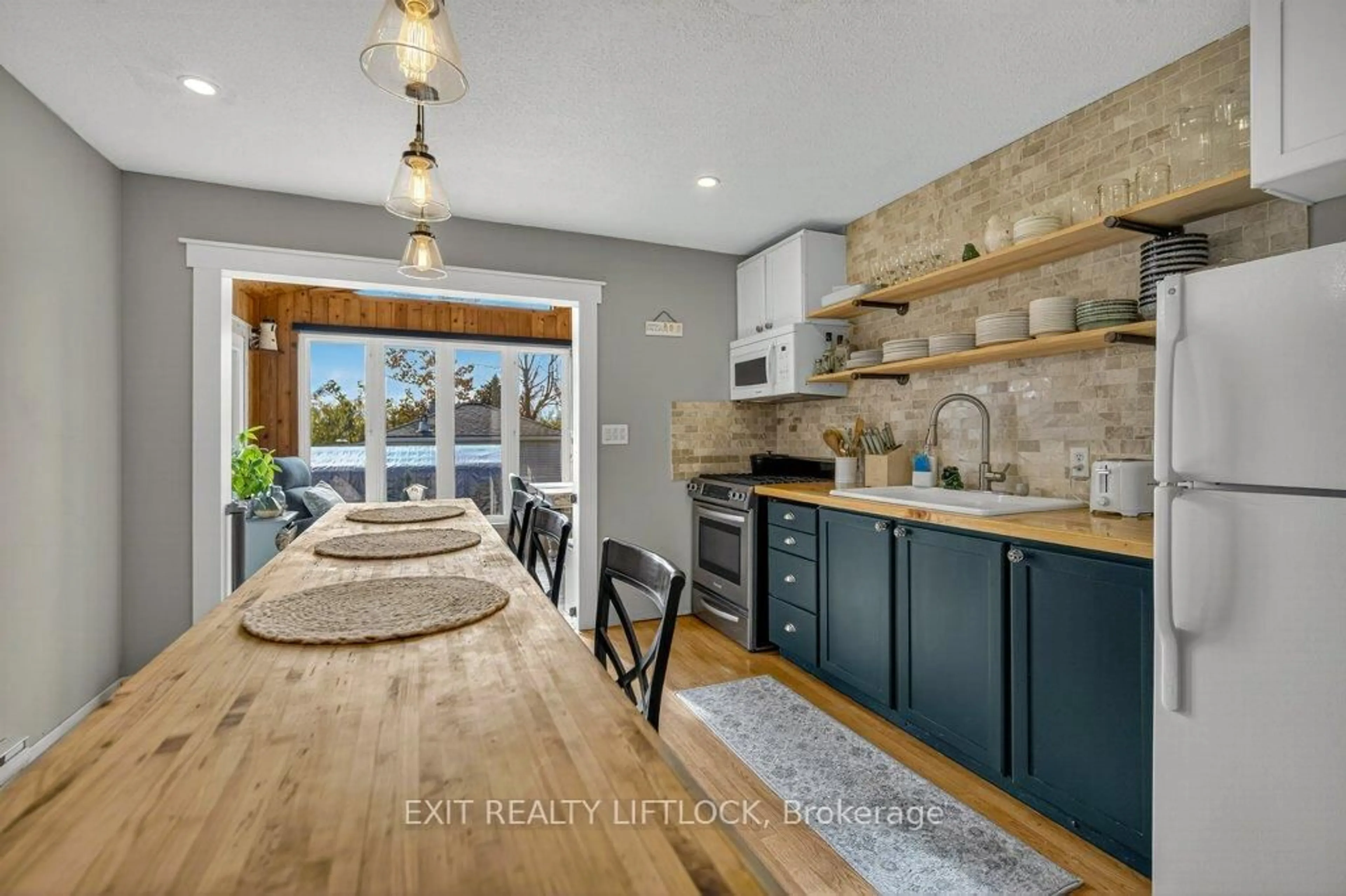 Open concept kitchen, ceramic/tile floor for 128 Orange Corners Rd, Kawartha Lakes Ontario K0L 2W0