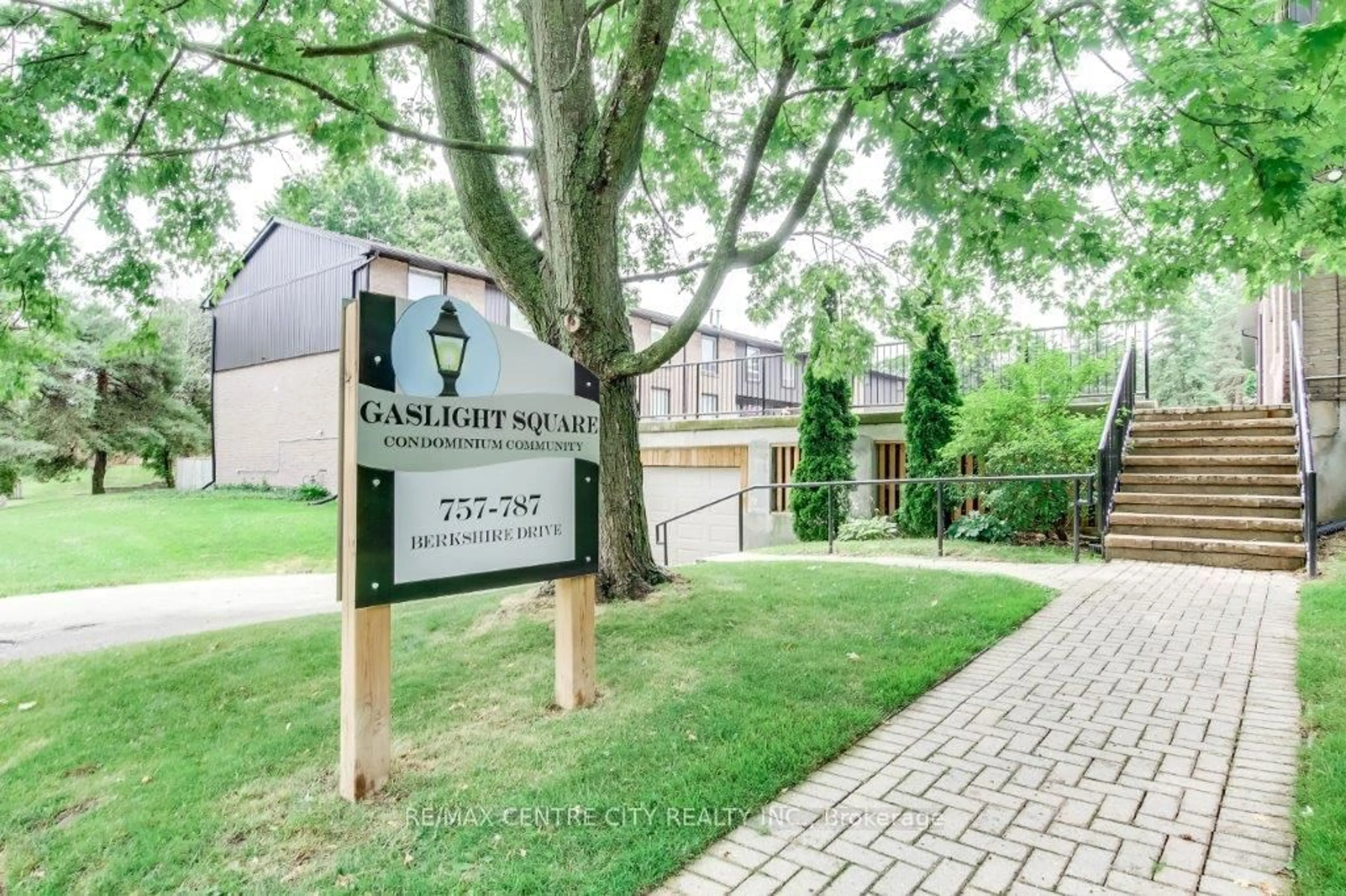 Unknown for 769 Berkshire Dr #-, London South Ontario N6J 3S5