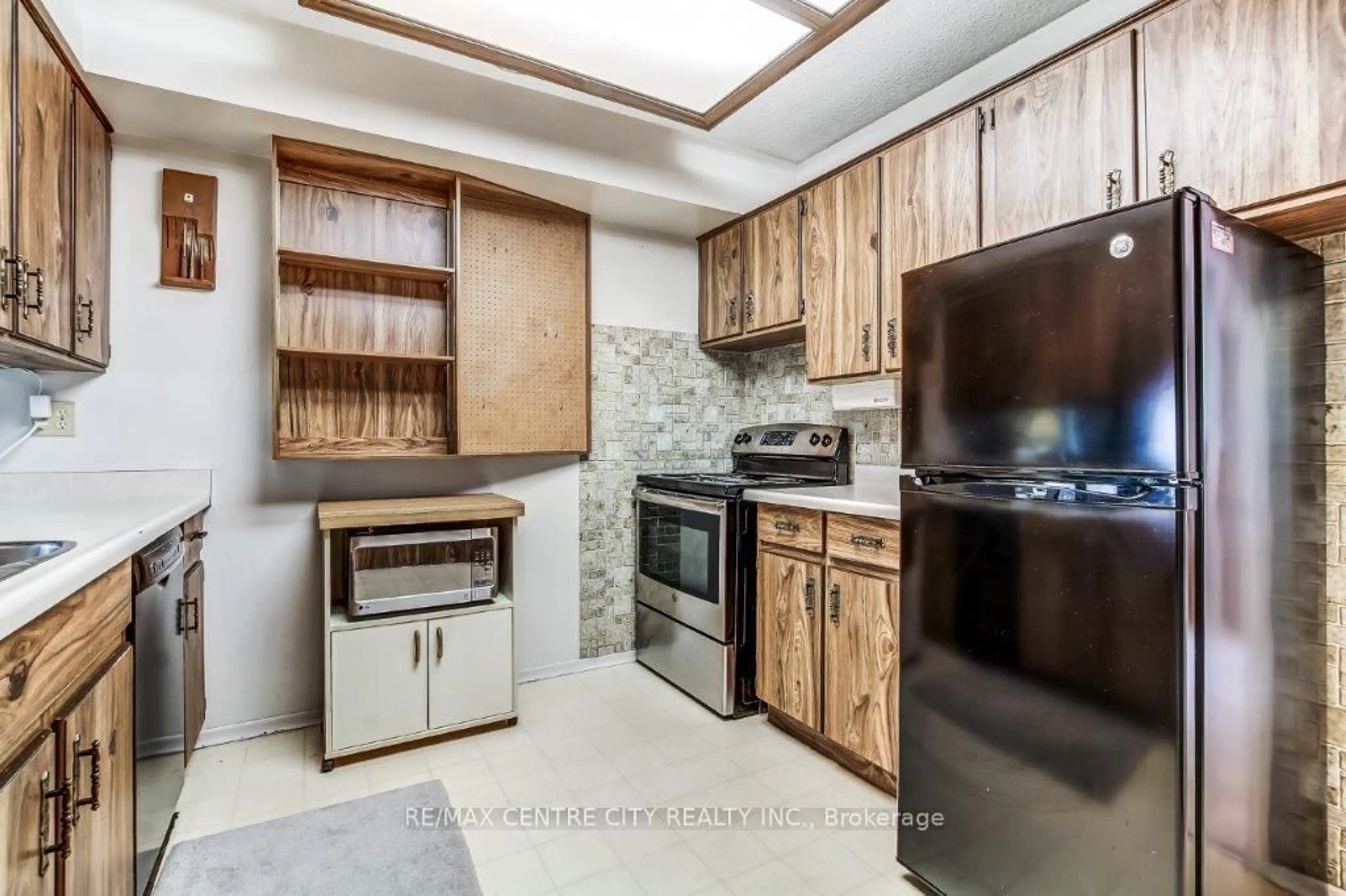 Standard kitchen, unknown for 769 Berkshire Dr #-, London South Ontario N6J 3S5