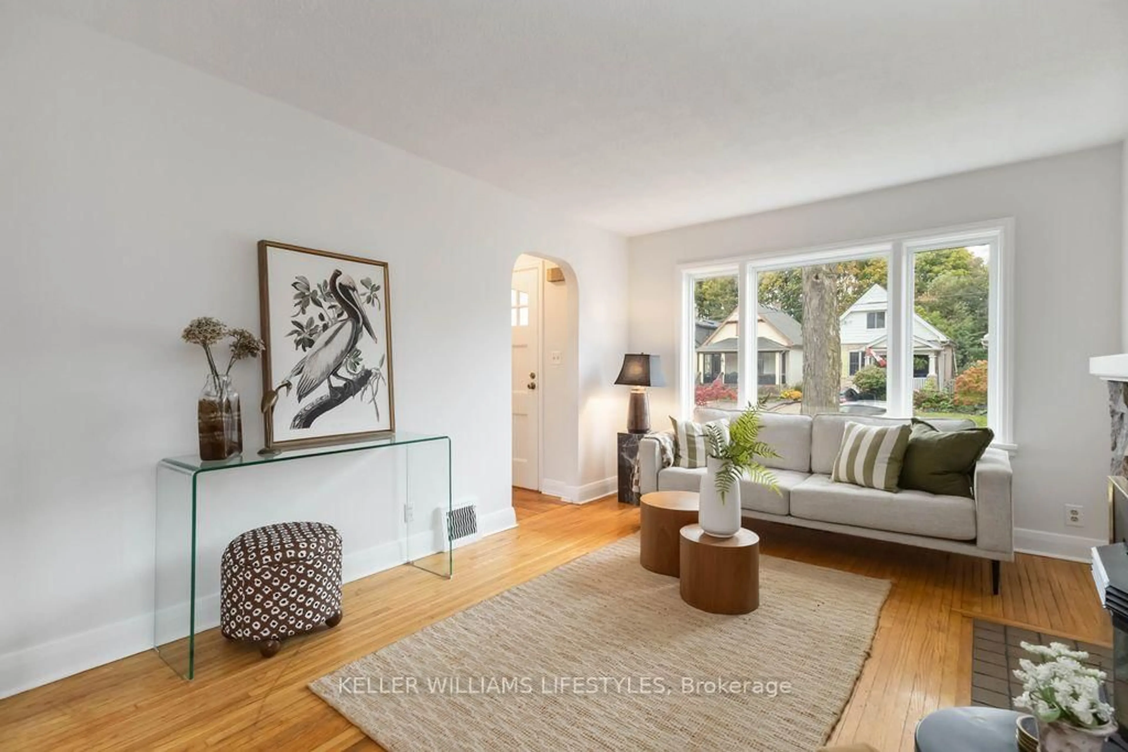 Living room with furniture, unknown for 344 Emery St E St, London South Ontario N6C 2E5