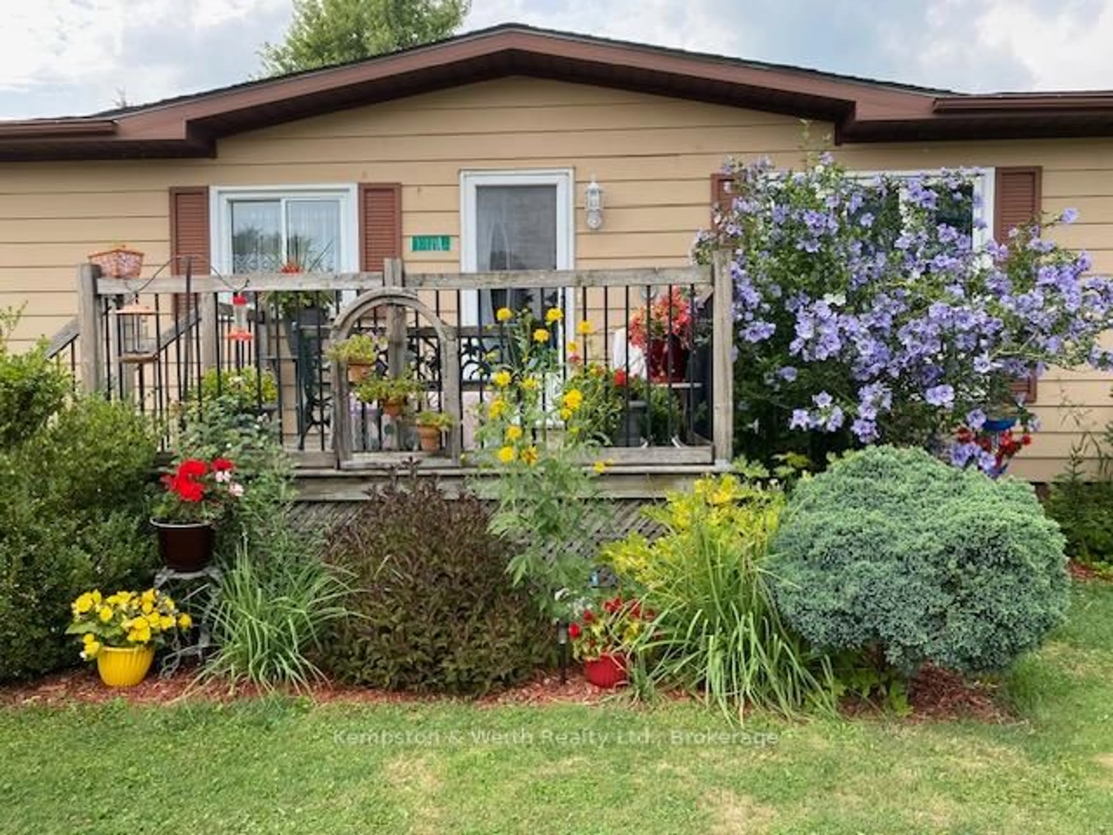 Home with vinyl exterior material, unknown for 14 Fairview Cres, North Perth Ontario N4W 3G8