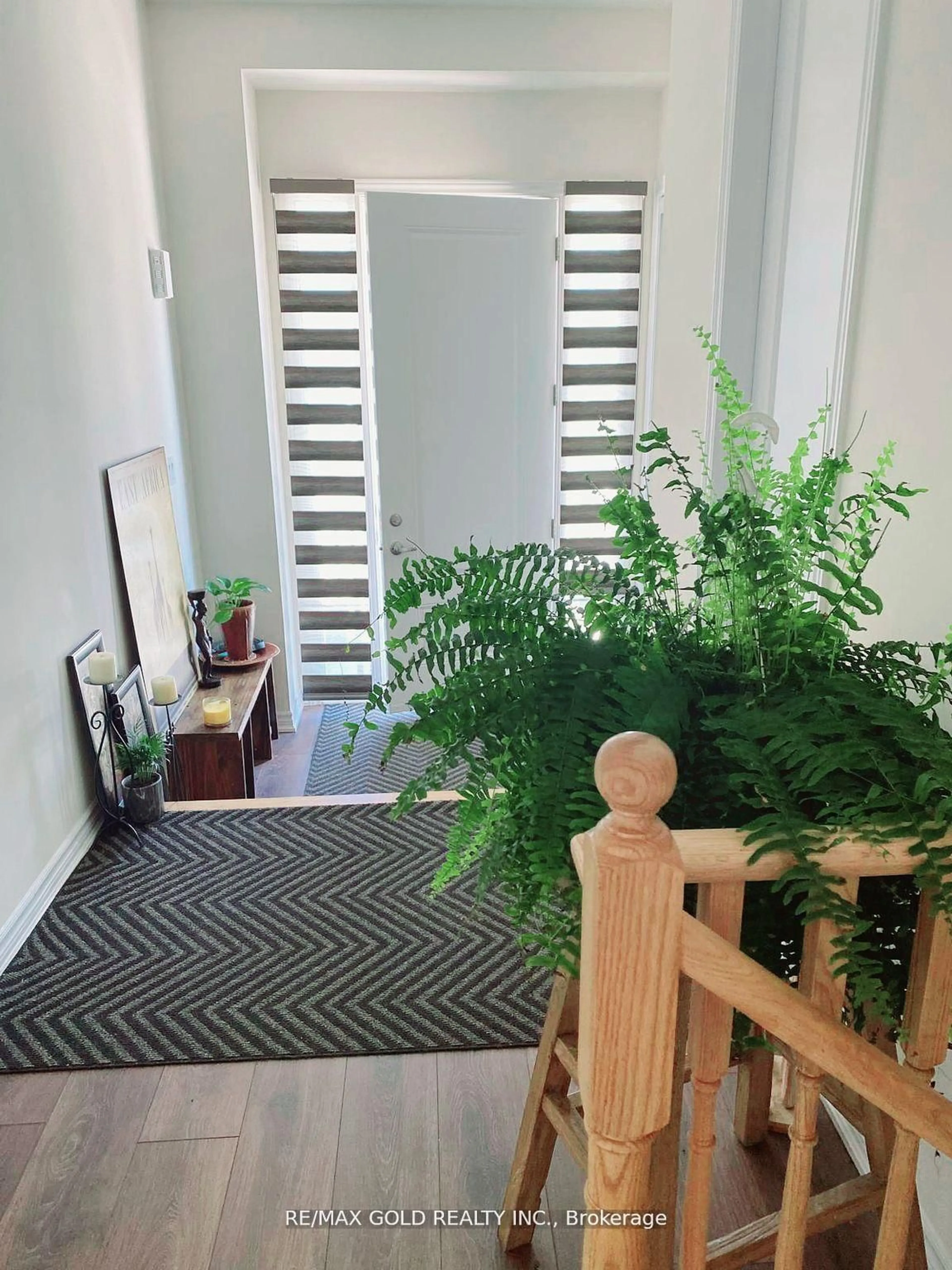 Indoor entryway for 49 Brown St, Erin Ontario N0B 1T0