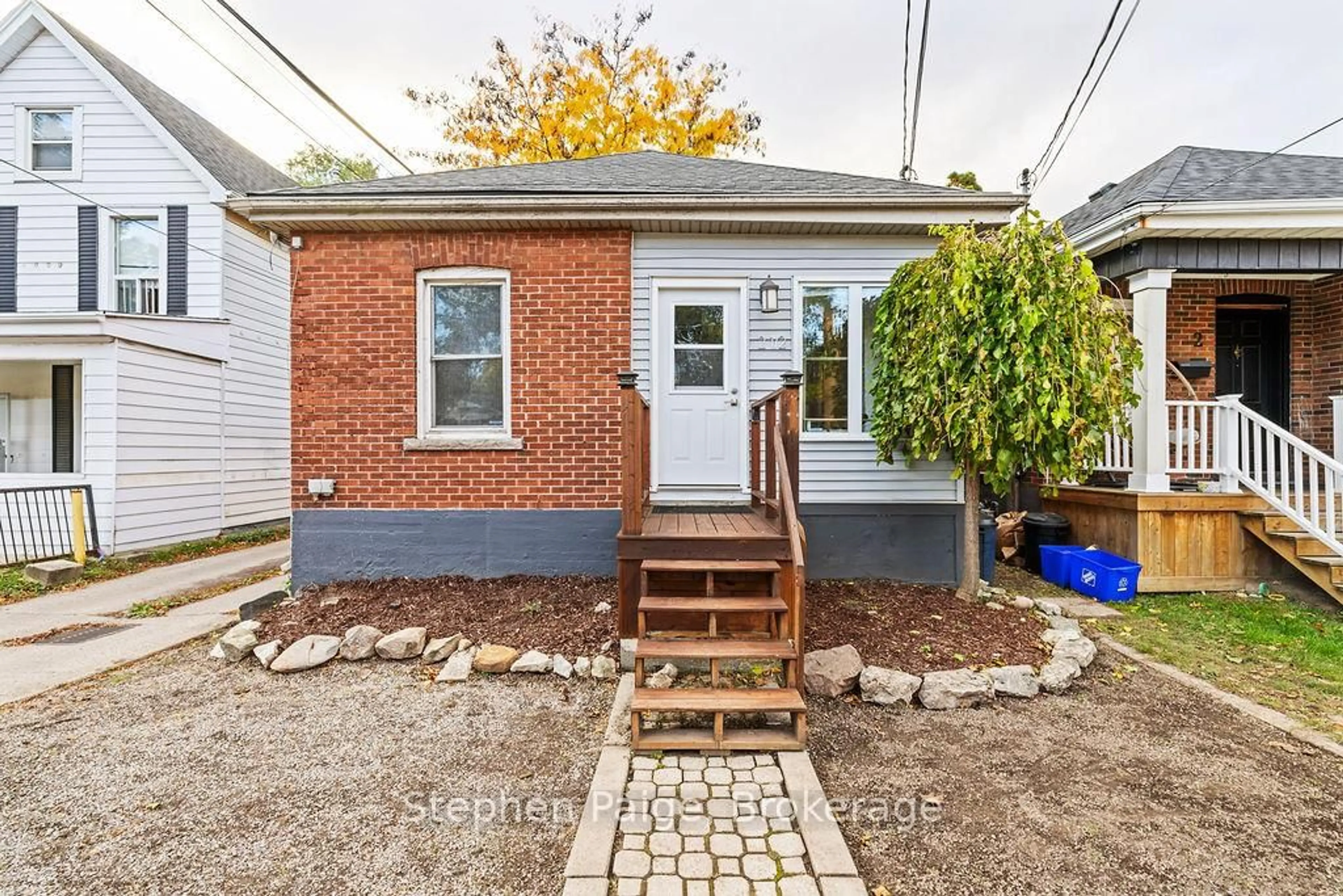 Home with brick exterior material, street for 2 1/2 EAST 23RD St, Hamilton Ontario L8V 2W6