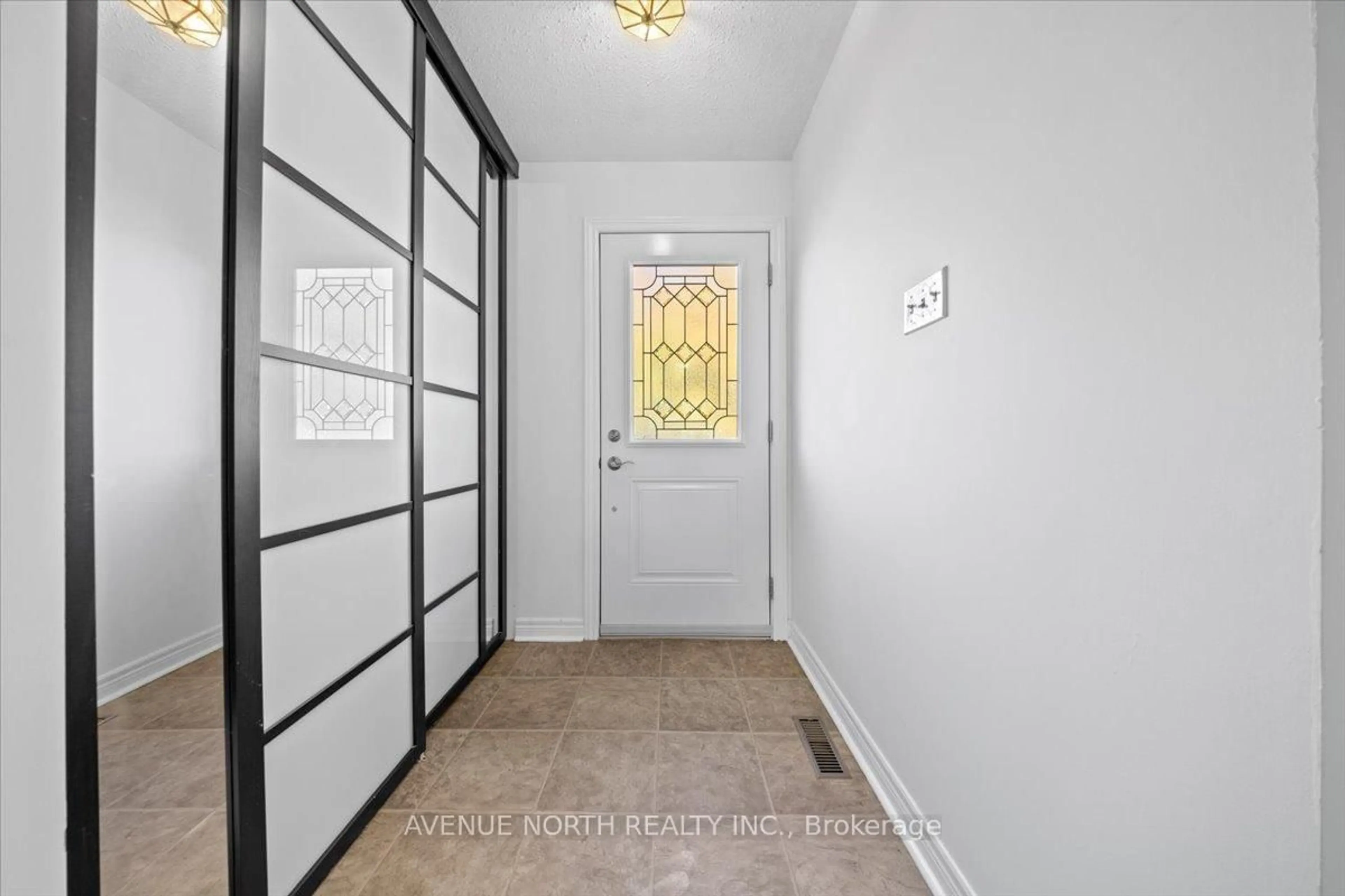 Indoor entryway for 306 Elderberry Terr, Ottawa Ontario K1E 1Z1