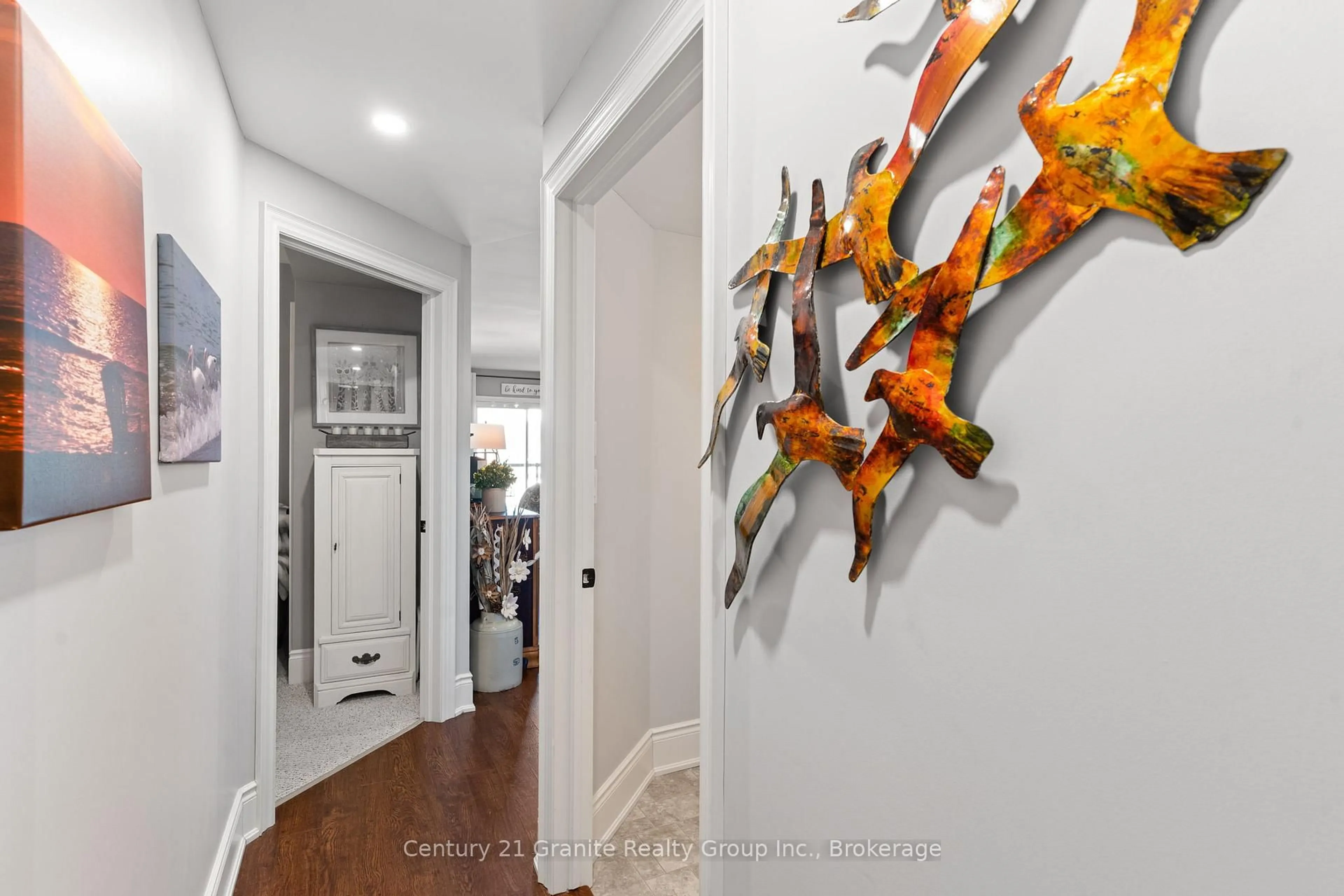 Indoor entryway for 9 Newcastle St #104, Minden Hills Ontario K0M 2K0