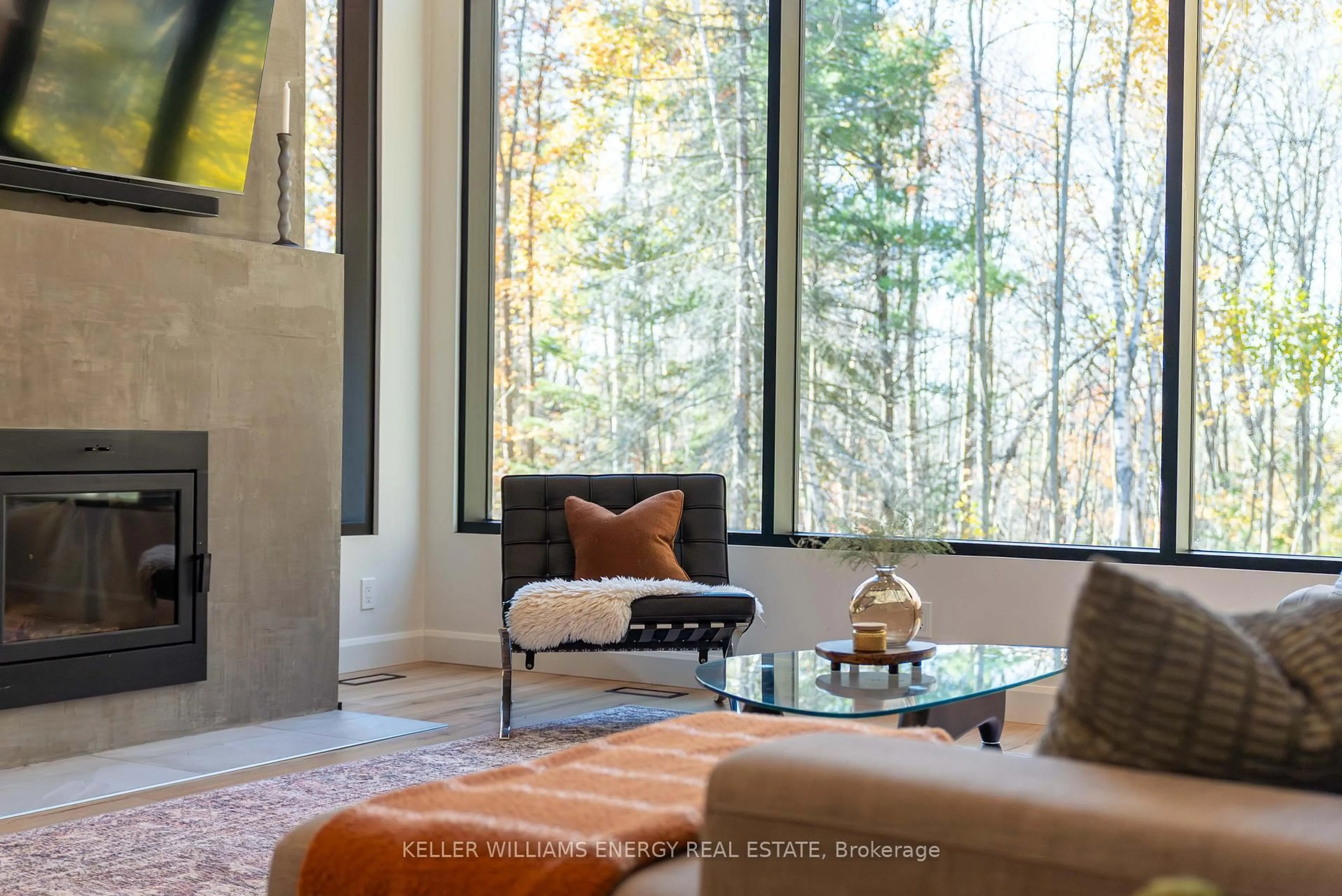 Living room with furniture, unknown for 17 New Pierce Dr, Stirling Ontario K0K 3E0