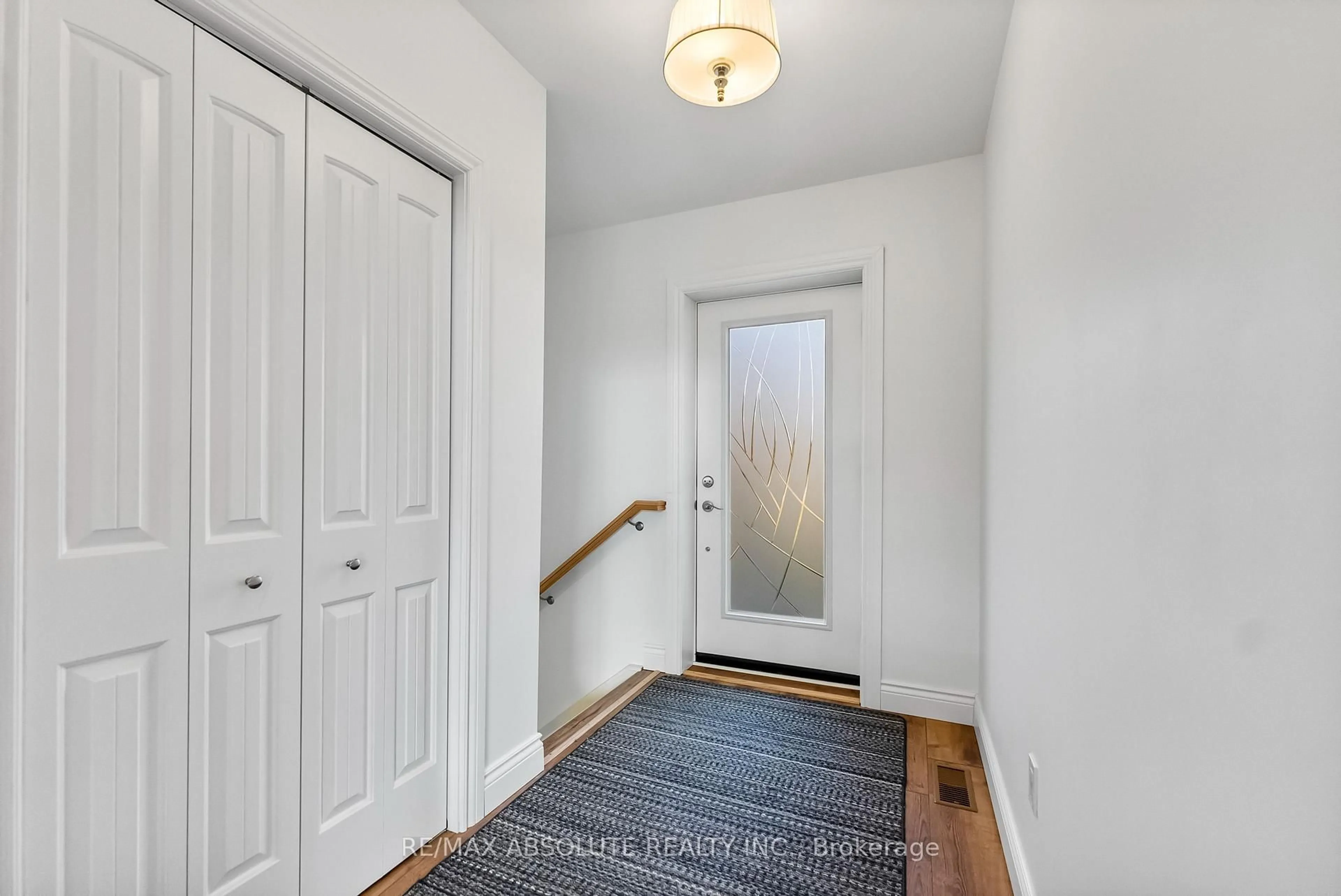 Indoor entryway for 272 9th Concession Rd, Rideau Lakes Ontario K0G 1X0