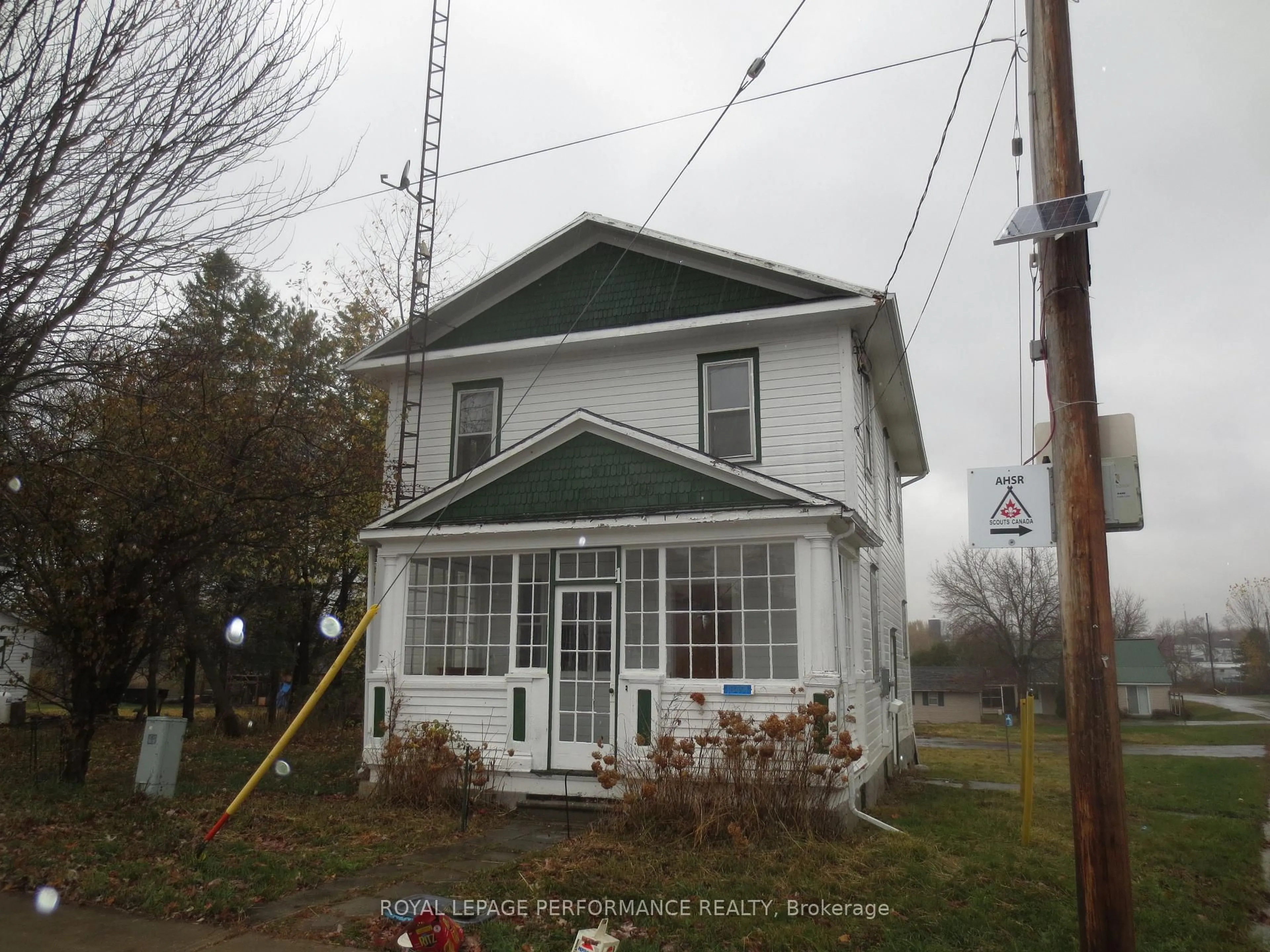 Home with vinyl exterior material, building for 18491 Hughie Munro St, North Glengarry Ontario K0C 1B0