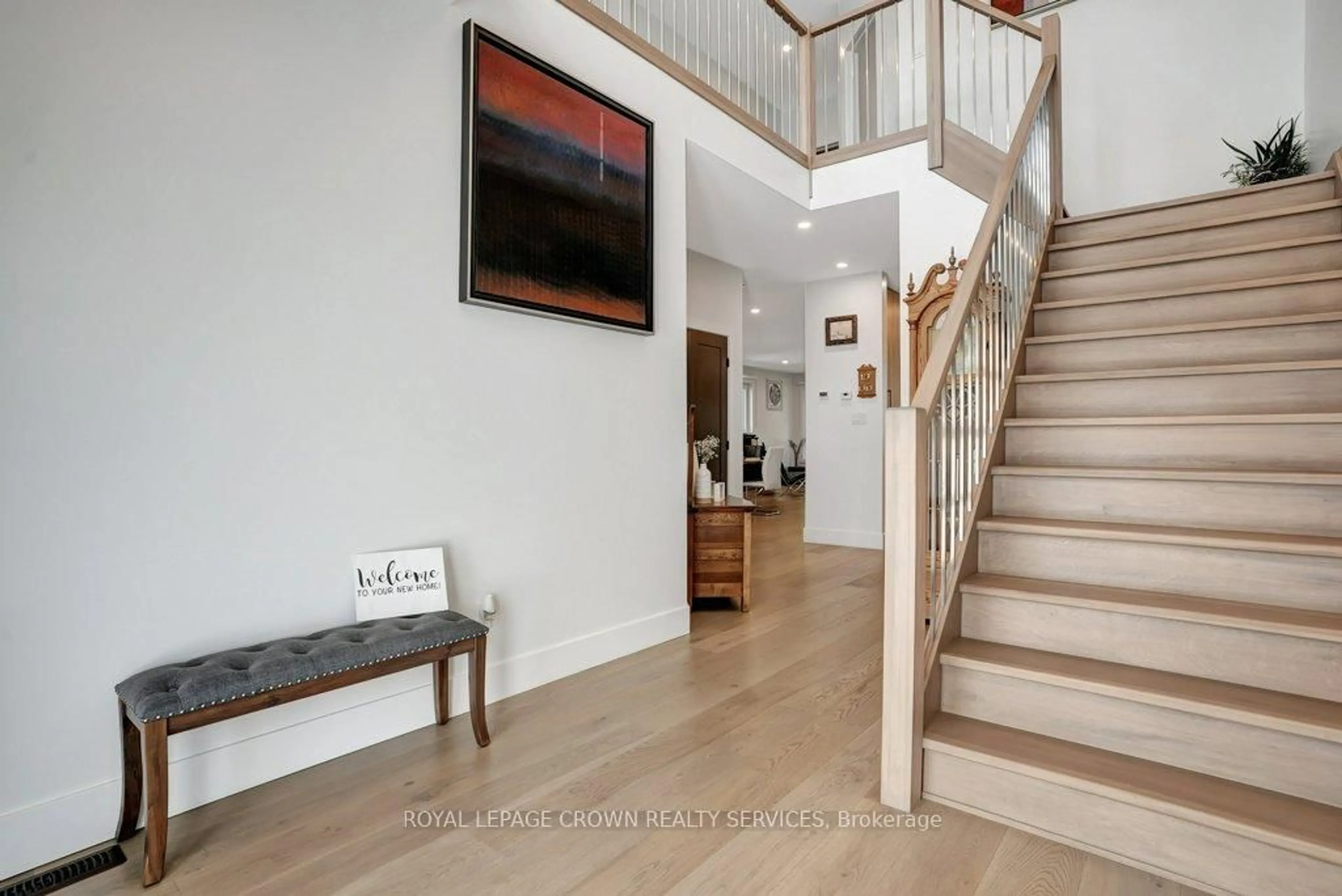 Indoor foyer for 2208 Red Thorne Ave, London South Ontario N6P 0E9