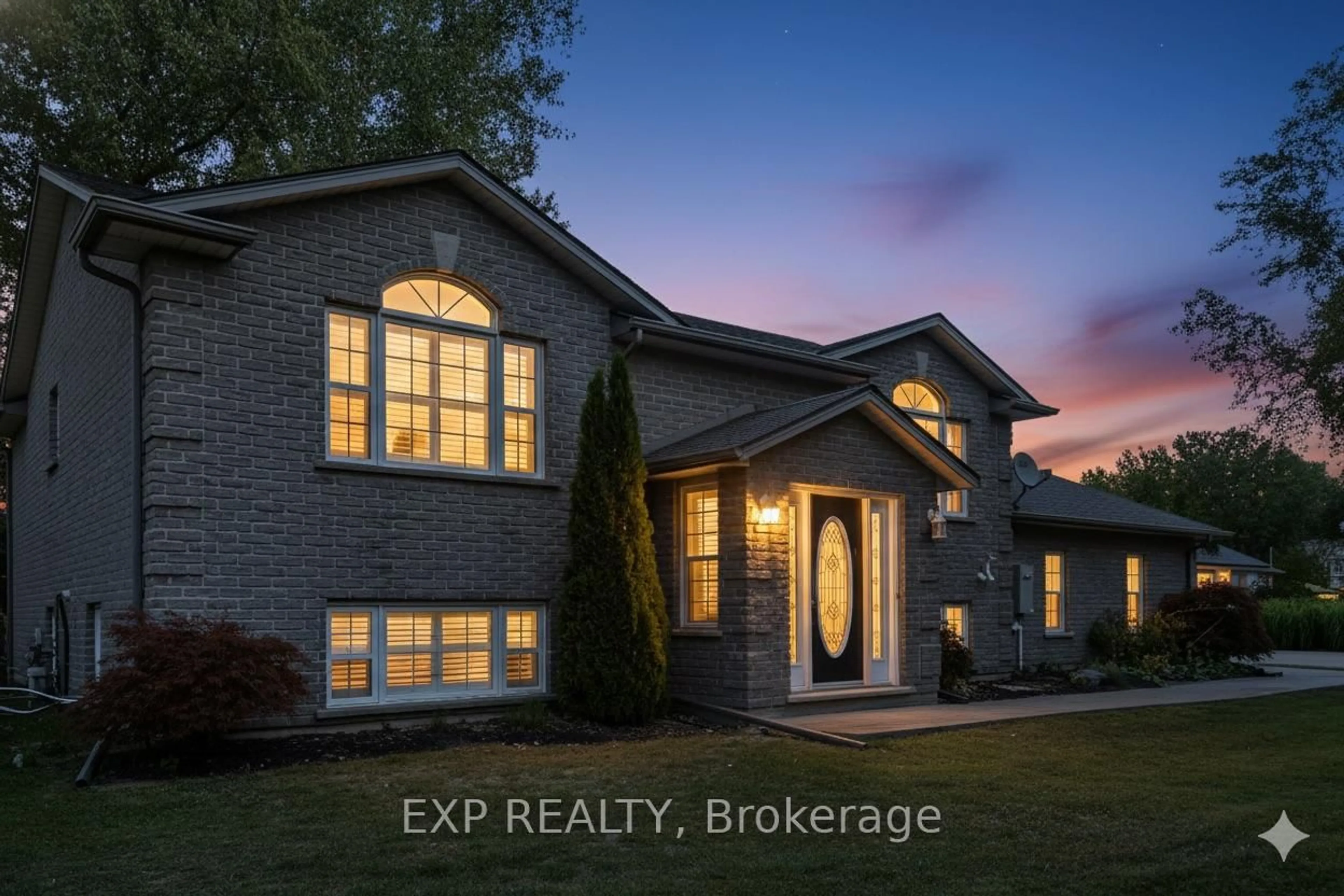 Home with brick exterior material, building for 93 PARK St, Fort Erie Ontario L0S 1N0