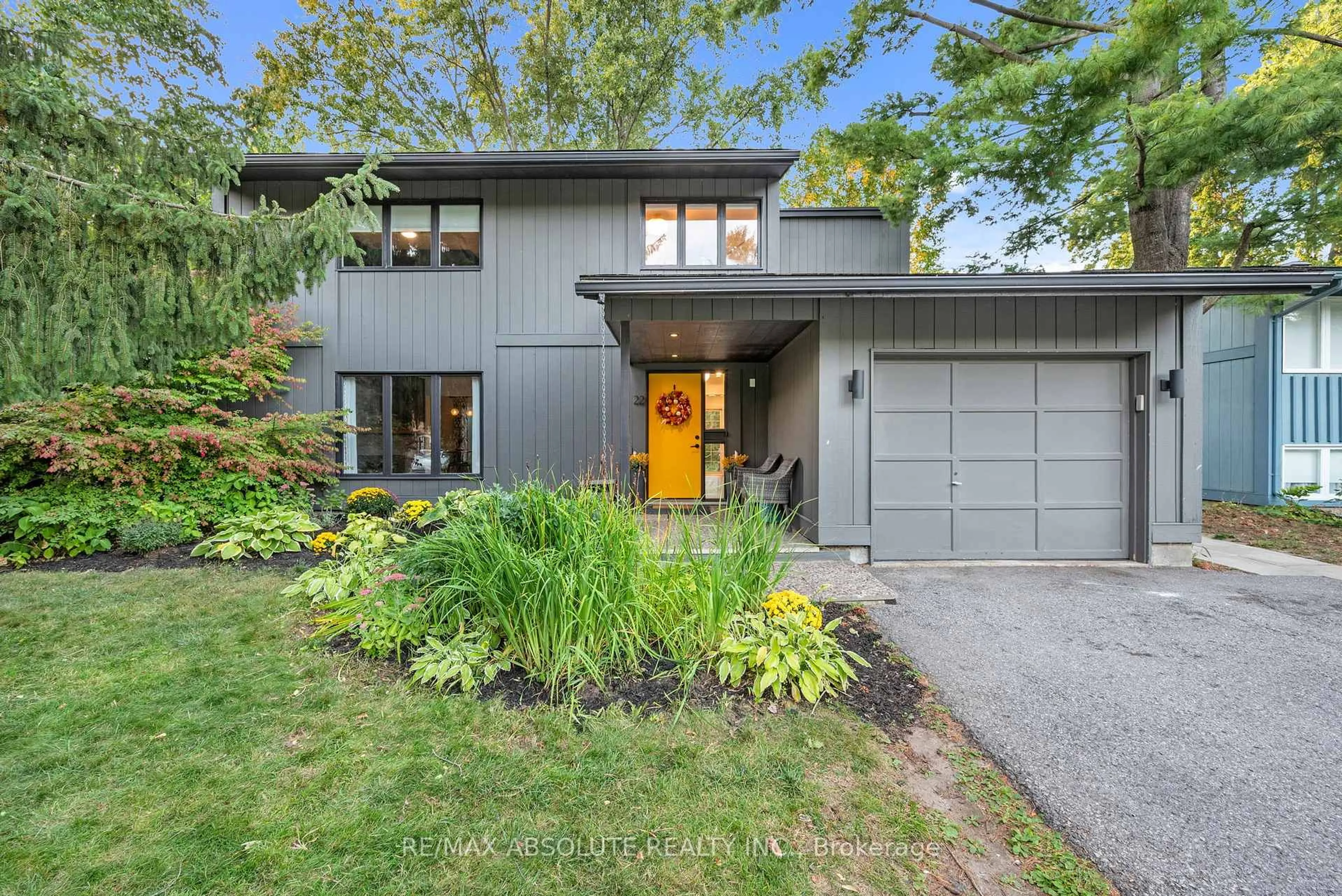 Home with brick exterior material, street for 22 Inuvik Cres, Kanata Ontario K2L 1A2