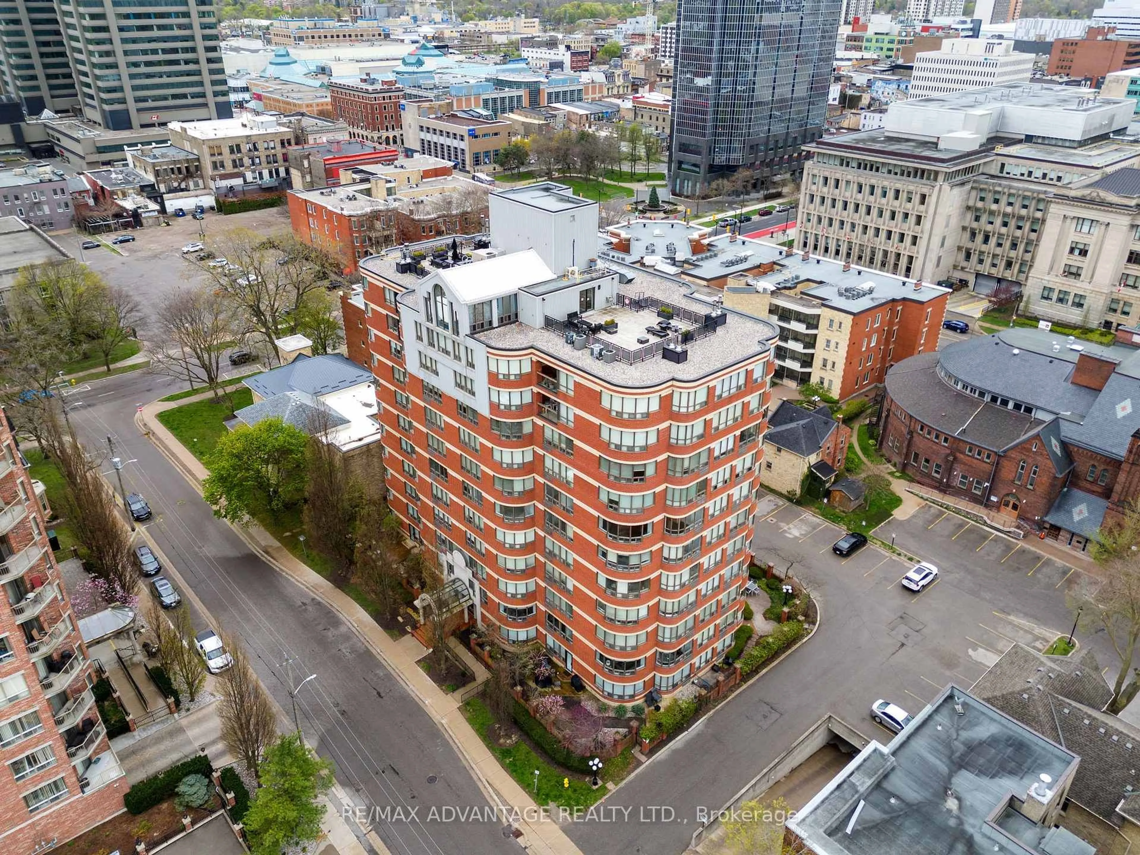 A pic from outside/outdoor area/front of a property/back of a property/a pic from drone, city buildings view from balcony for 7 Picton St #704, London East Ontario N6B 3N7