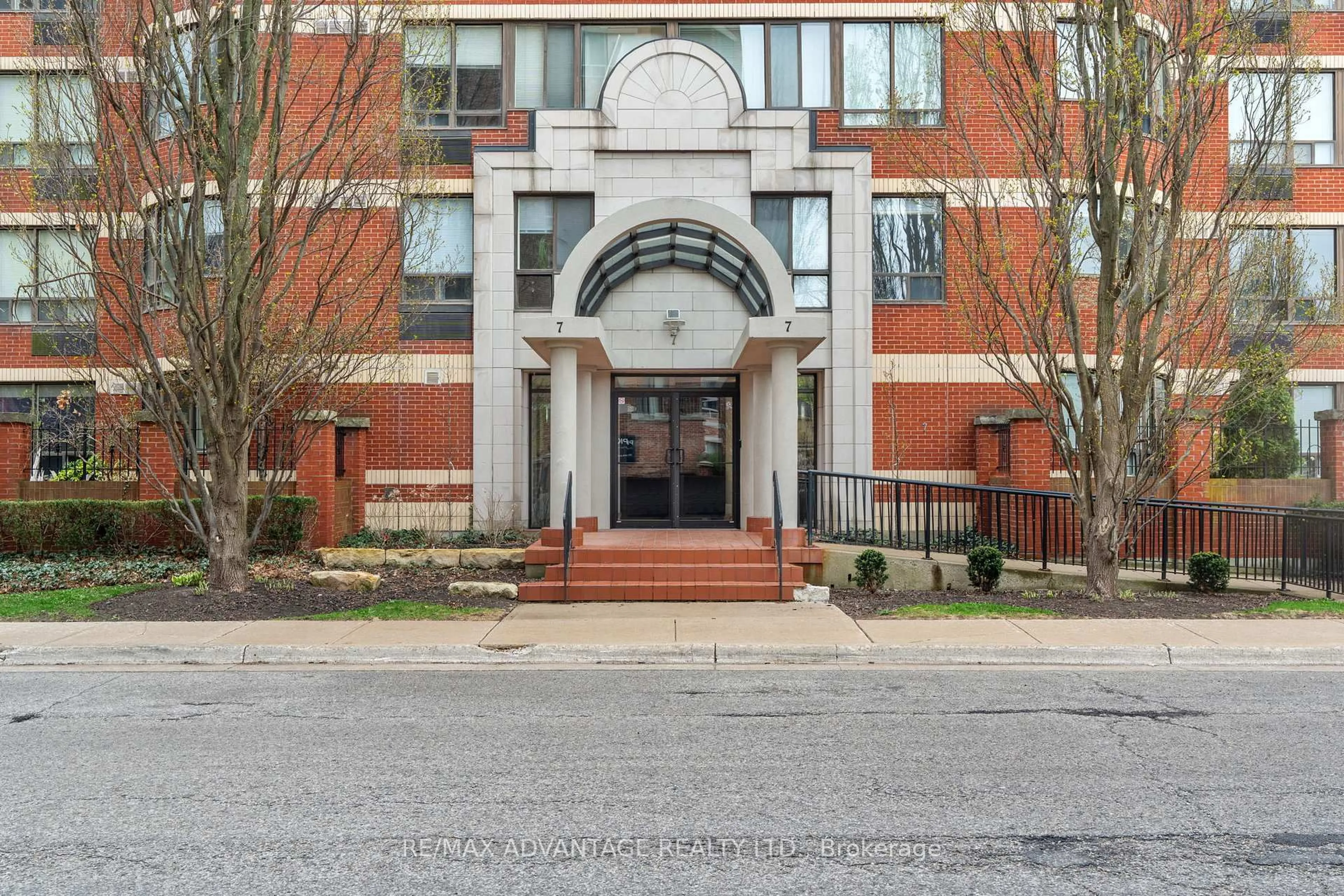 Unknown for 7 Picton St #704, London East Ontario N6B 3N7