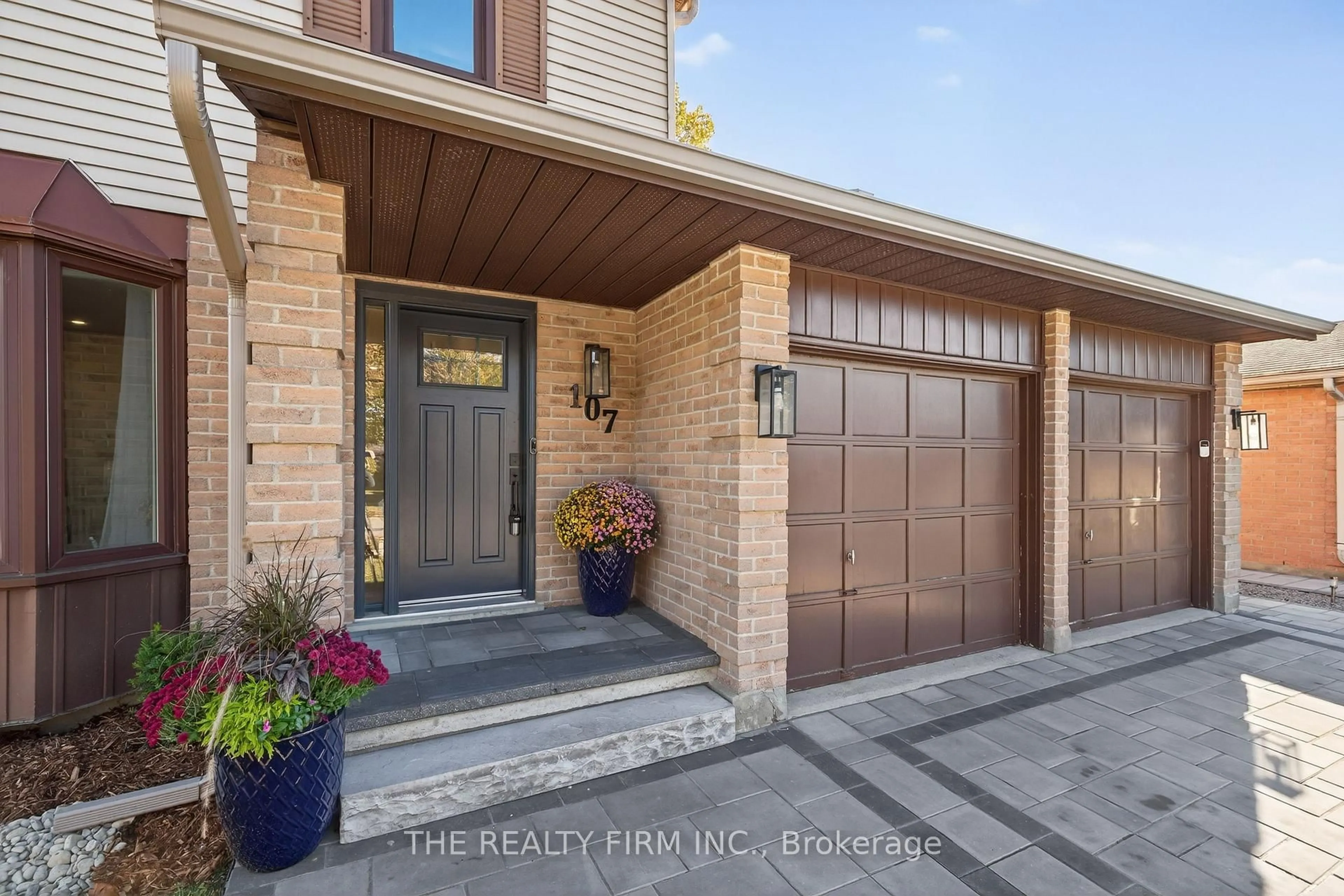 Unknown for 107 Cheswick Circ, London South Ontario N6E 3L2