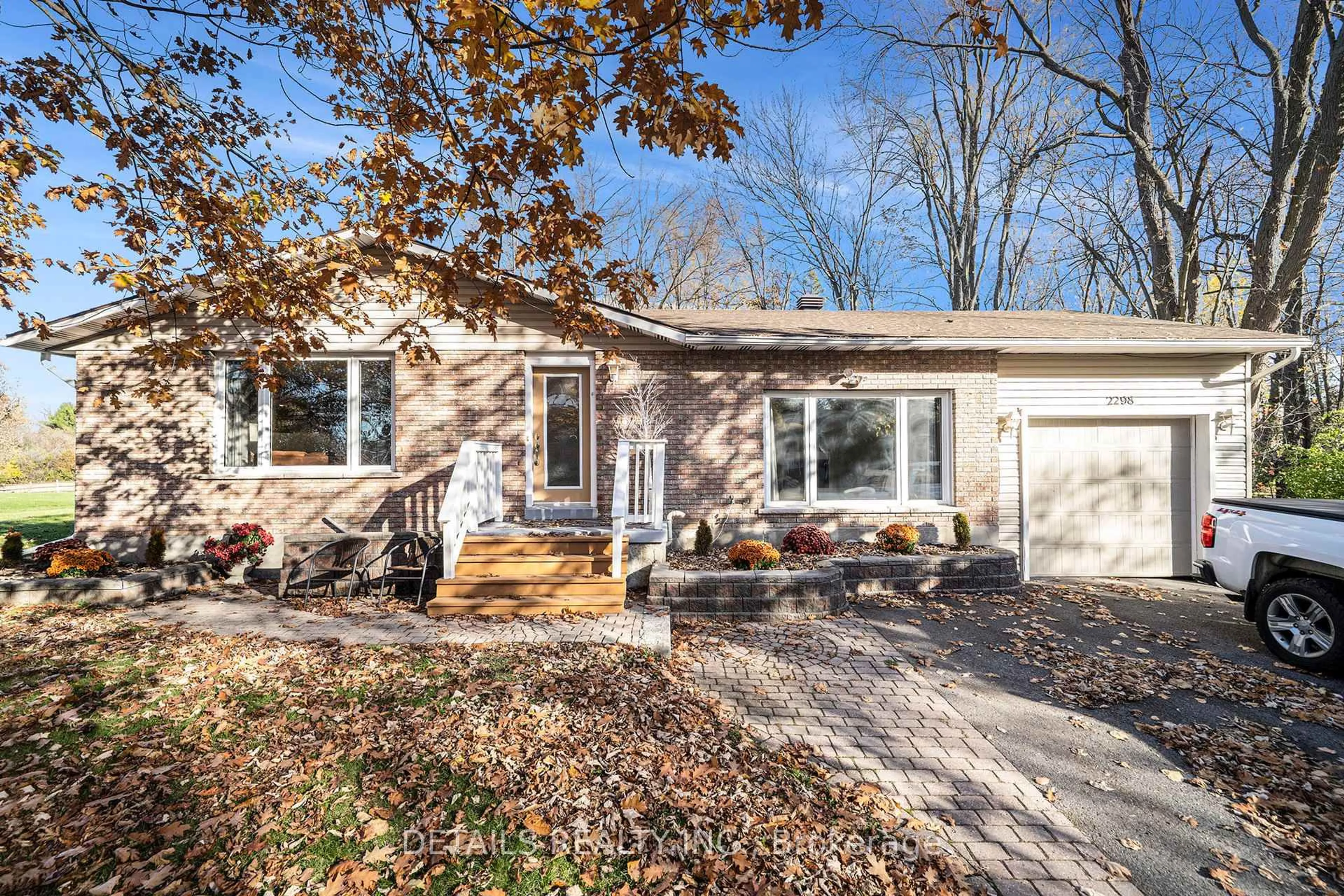 Home with vinyl exterior material, street for 2298 James Craig St, North Gower Ontario K0A 2T0