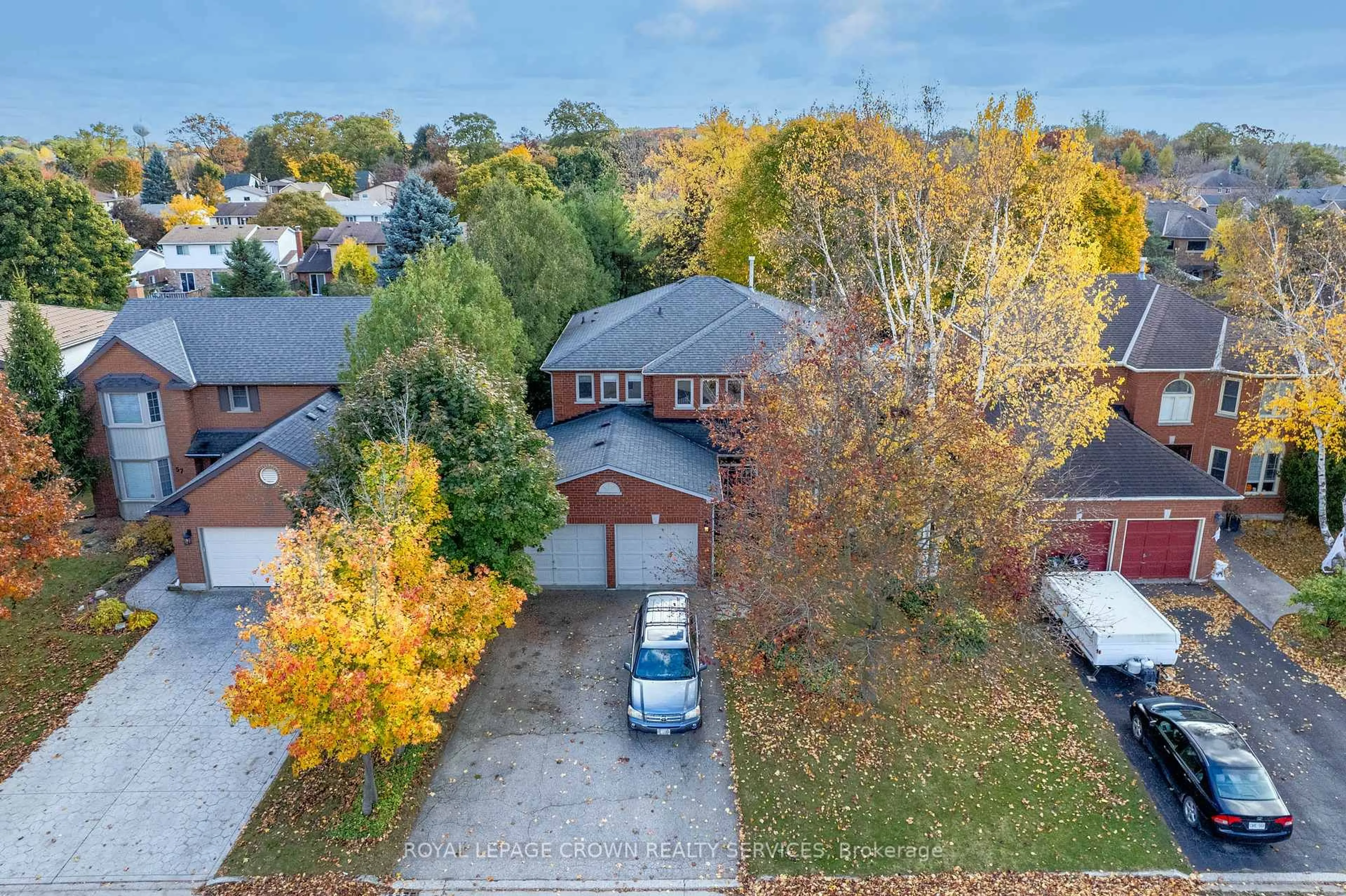 A pic from outside/outdoor area/front of a property/back of a property/a pic from drone, street for 61 Harwood Rd, Cambridge Ontario N1S 4R9
