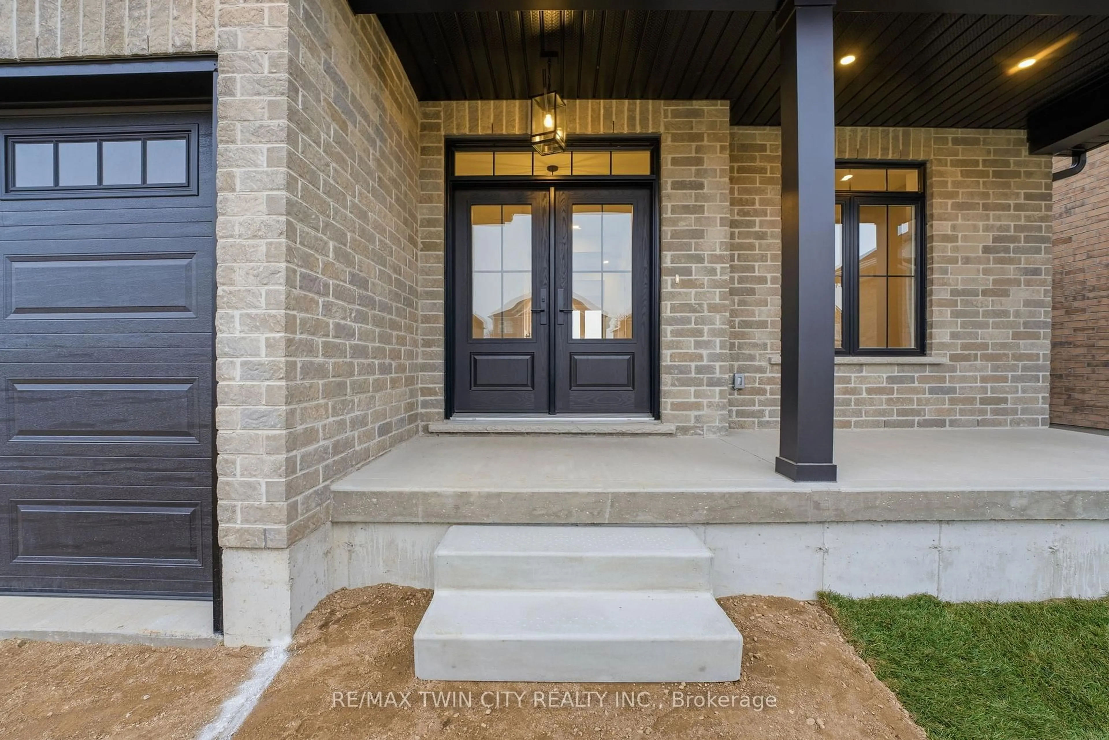 Home with brick exterior material, street for 104 Oak Ave, Brant Ontario N3L 0J6